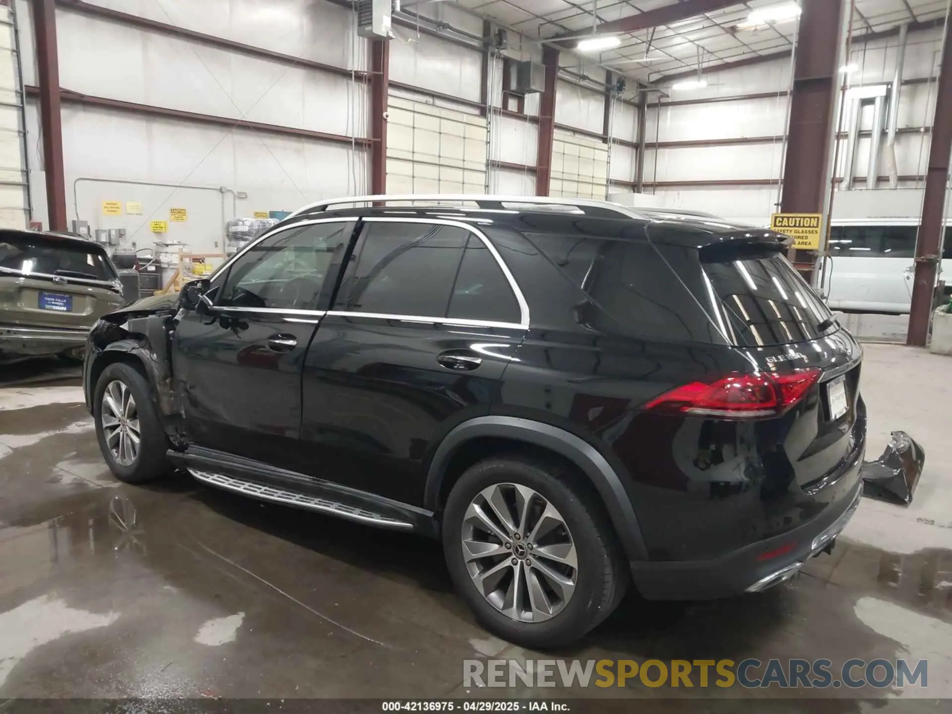 3 Photograph of a damaged car 4JGFB4KE0LA013524 MERCEDES-BENZ GLE 350 2020