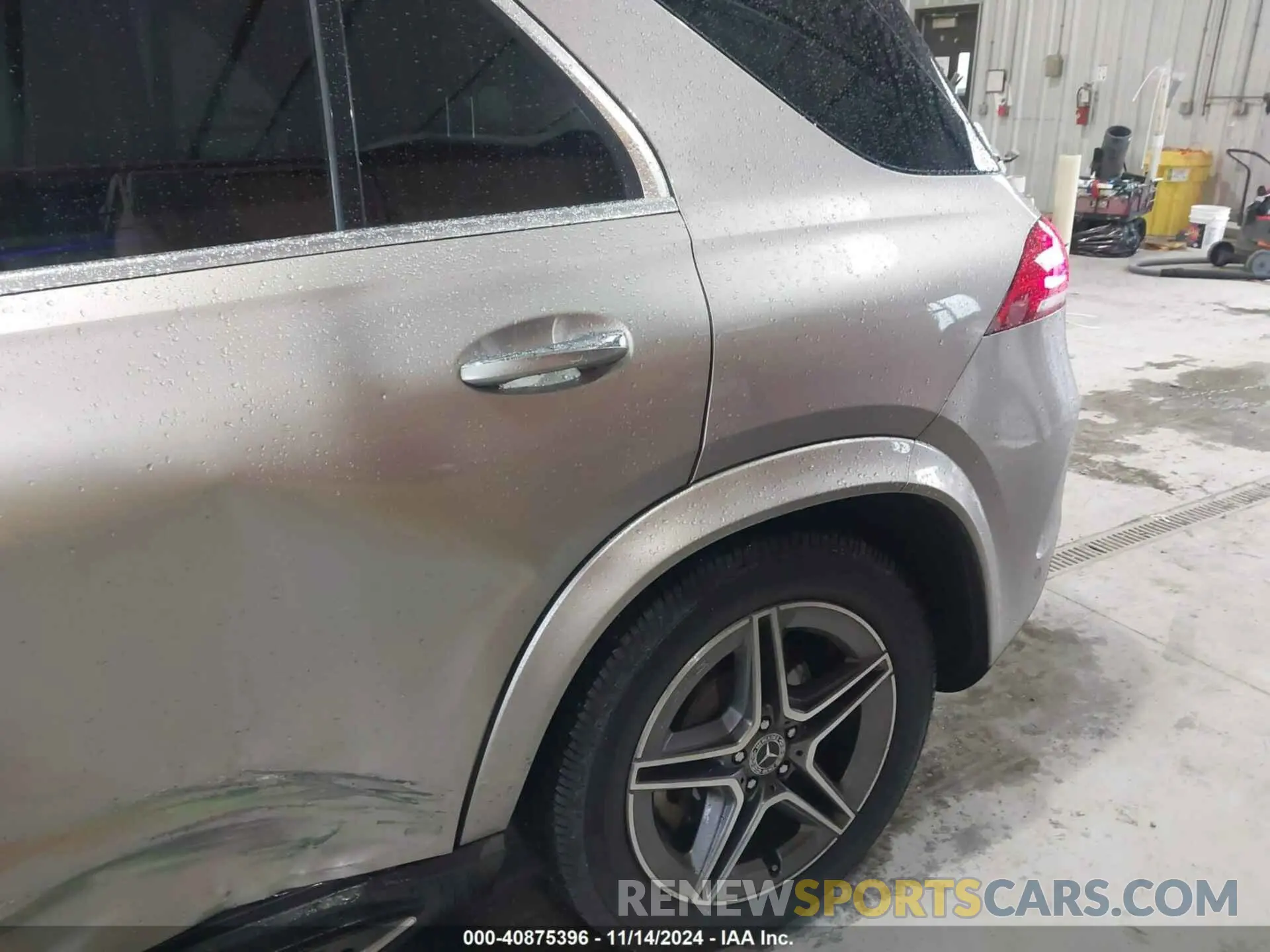 18 Photograph of a damaged car 4JGFB4KE8LA073695 MERCEDES-BENZ GLE 350 2020