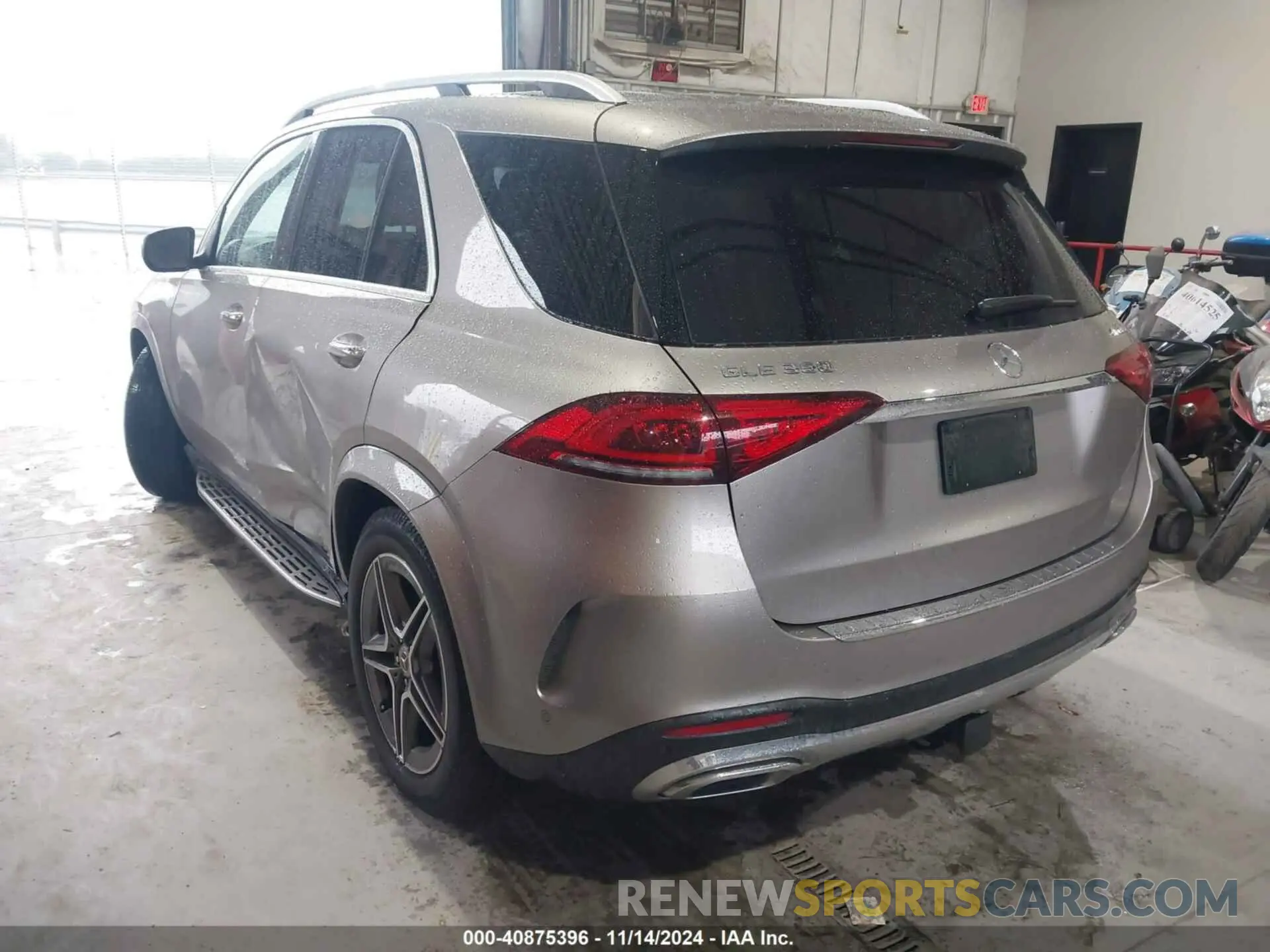 3 Photograph of a damaged car 4JGFB4KE8LA073695 MERCEDES-BENZ GLE 350 2020