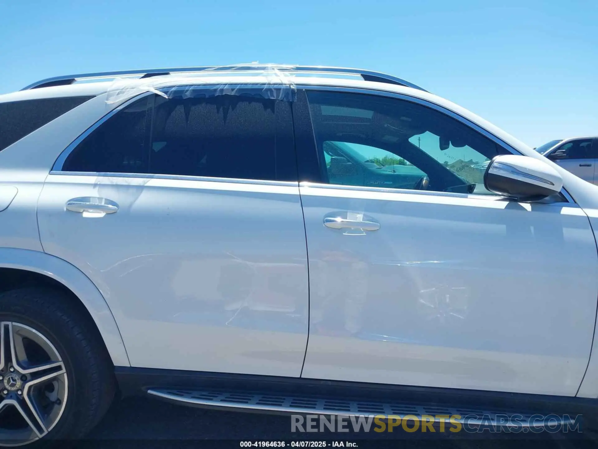 12 Photograph of a damaged car 4JGFB4JB0MA482704 MERCEDES-BENZ GLE 350 2021