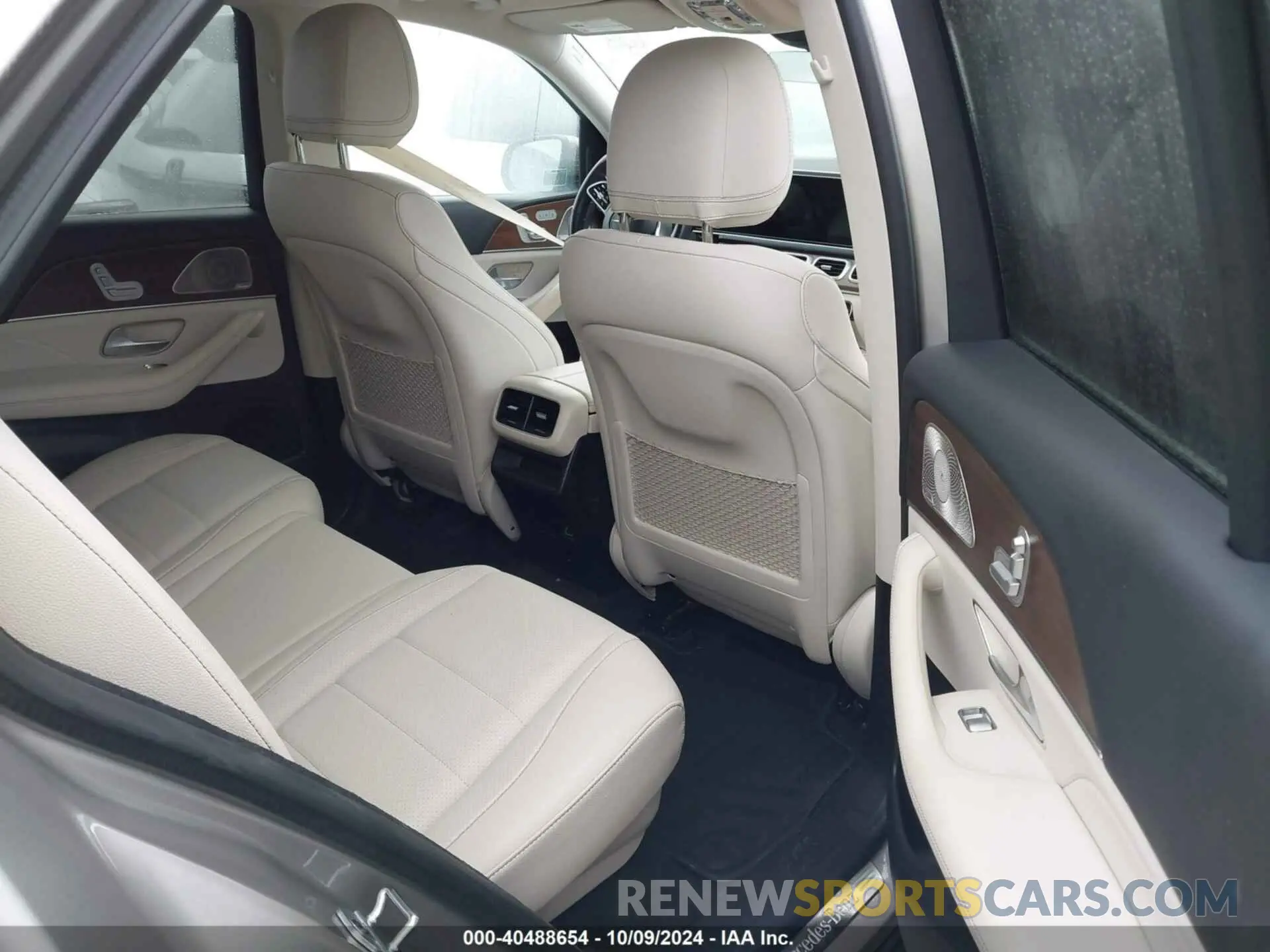 8 Photograph of a damaged car 4JGFB4JE6MA465027 MERCEDES-BENZ GLE 350 2021