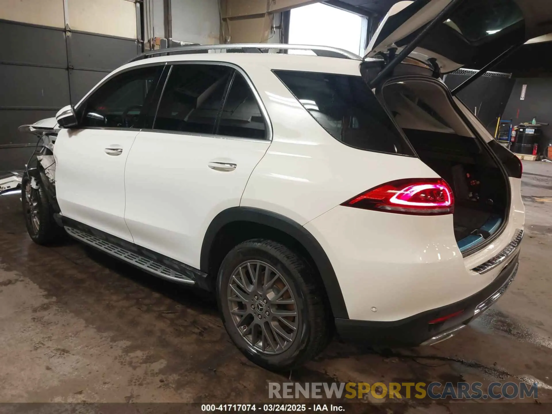 3 Photograph of a damaged car 4JGFB4KB3MA389495 MERCEDES-BENZ GLE 350 2021