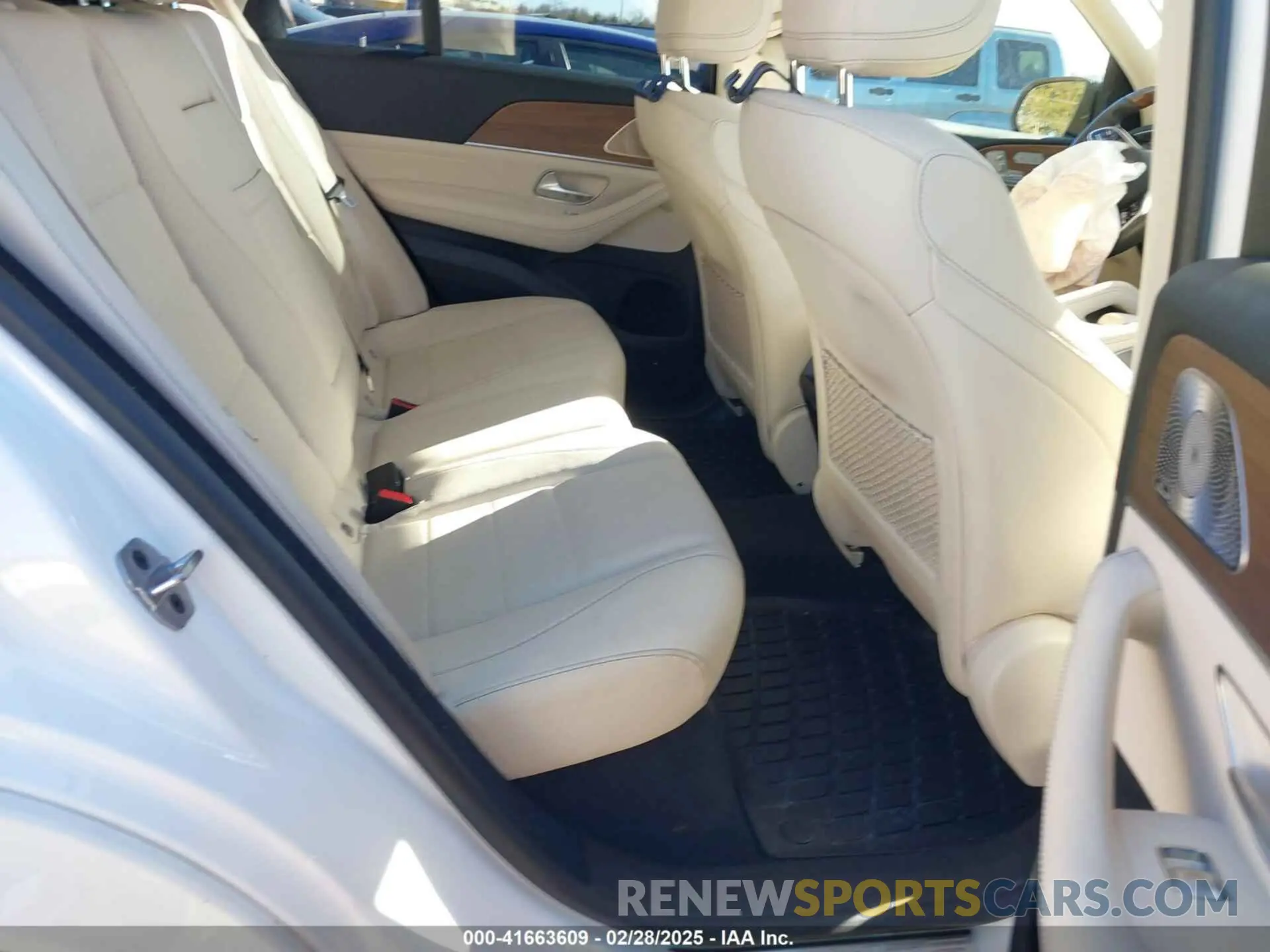 8 Photograph of a damaged car 4JGFB4JB1NA579119 MERCEDES-BENZ GLE 350 2022