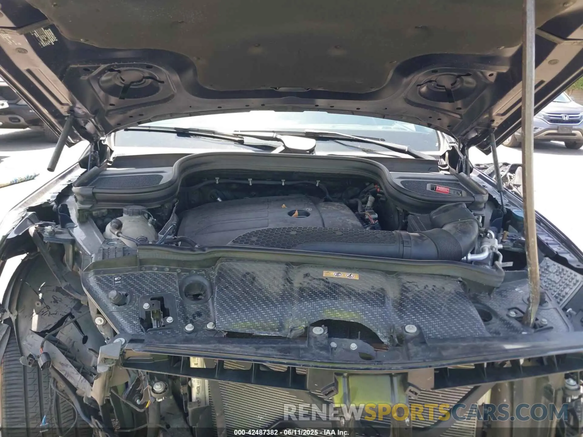 10 Photograph of a damaged car 4JGFB4JB4NA619256 MERCEDES-BENZ GLE 350 2022