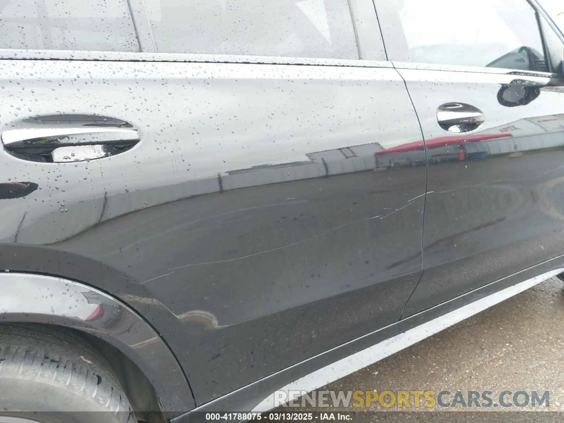 18 Photograph of a damaged car 4JGFB4JB4NA624585 MERCEDES-BENZ GLE 350 2022