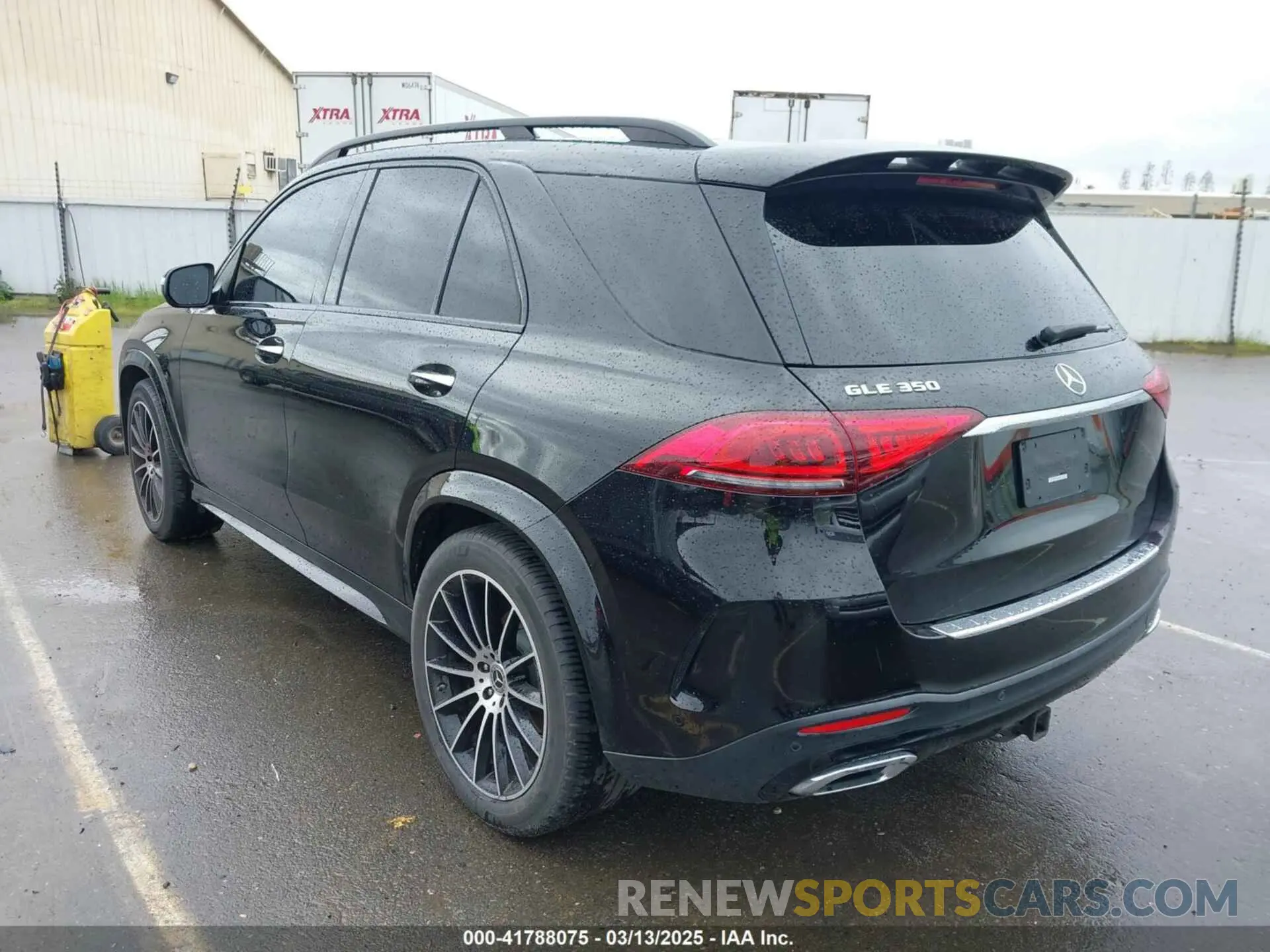 3 Photograph of a damaged car 4JGFB4JB4NA624585 MERCEDES-BENZ GLE 350 2022