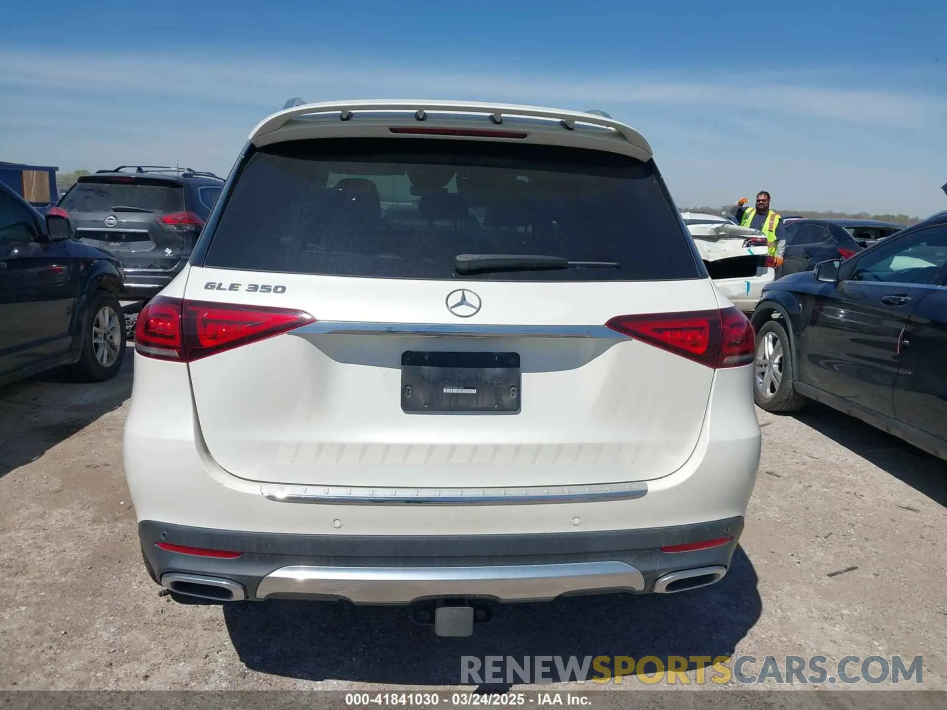 16 Photograph of a damaged car 4JGFB4JB7NA691861 MERCEDES-BENZ GLE 350 2022