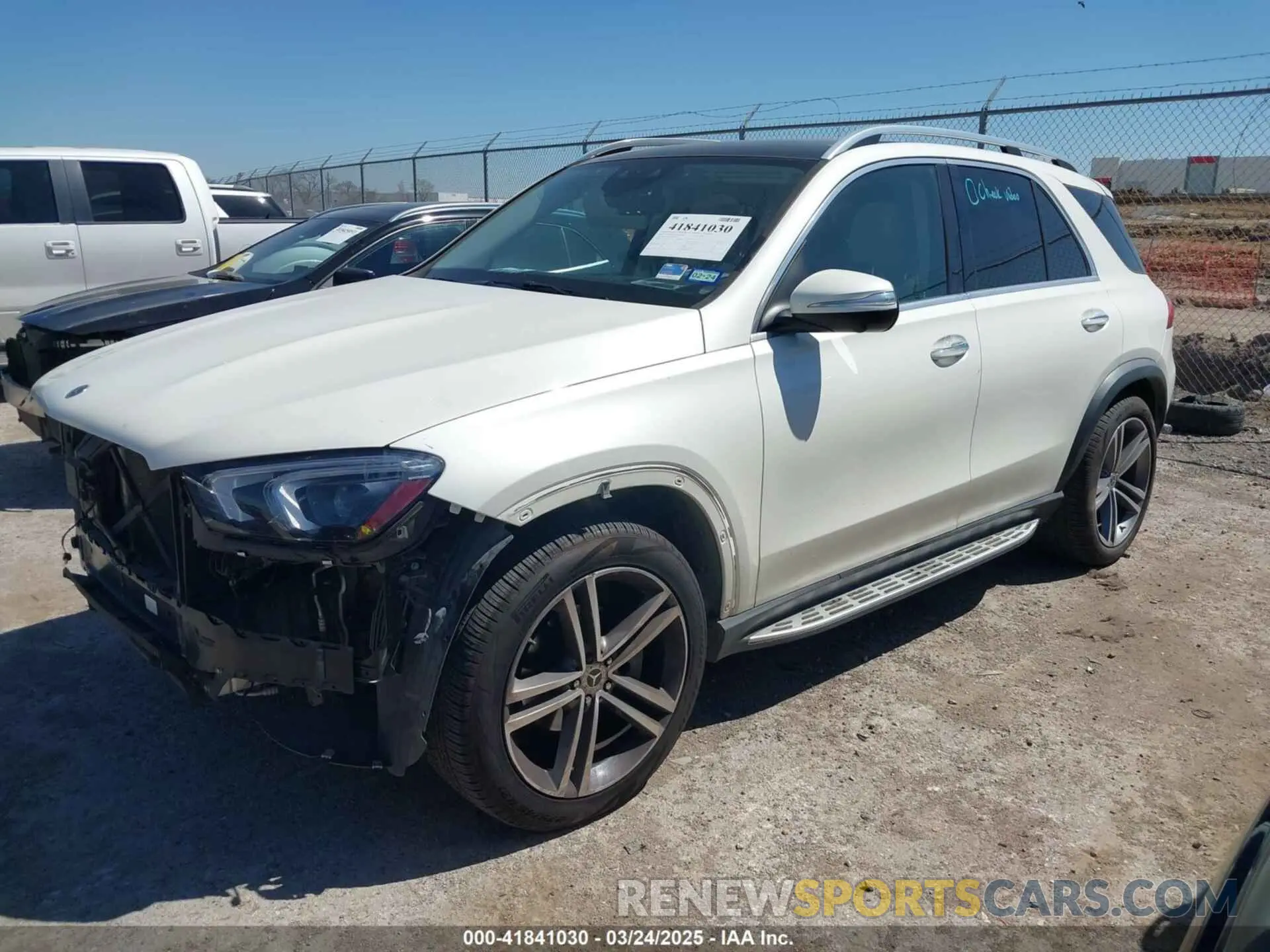 2 Photograph of a damaged car 4JGFB4JB7NA691861 MERCEDES-BENZ GLE 350 2022