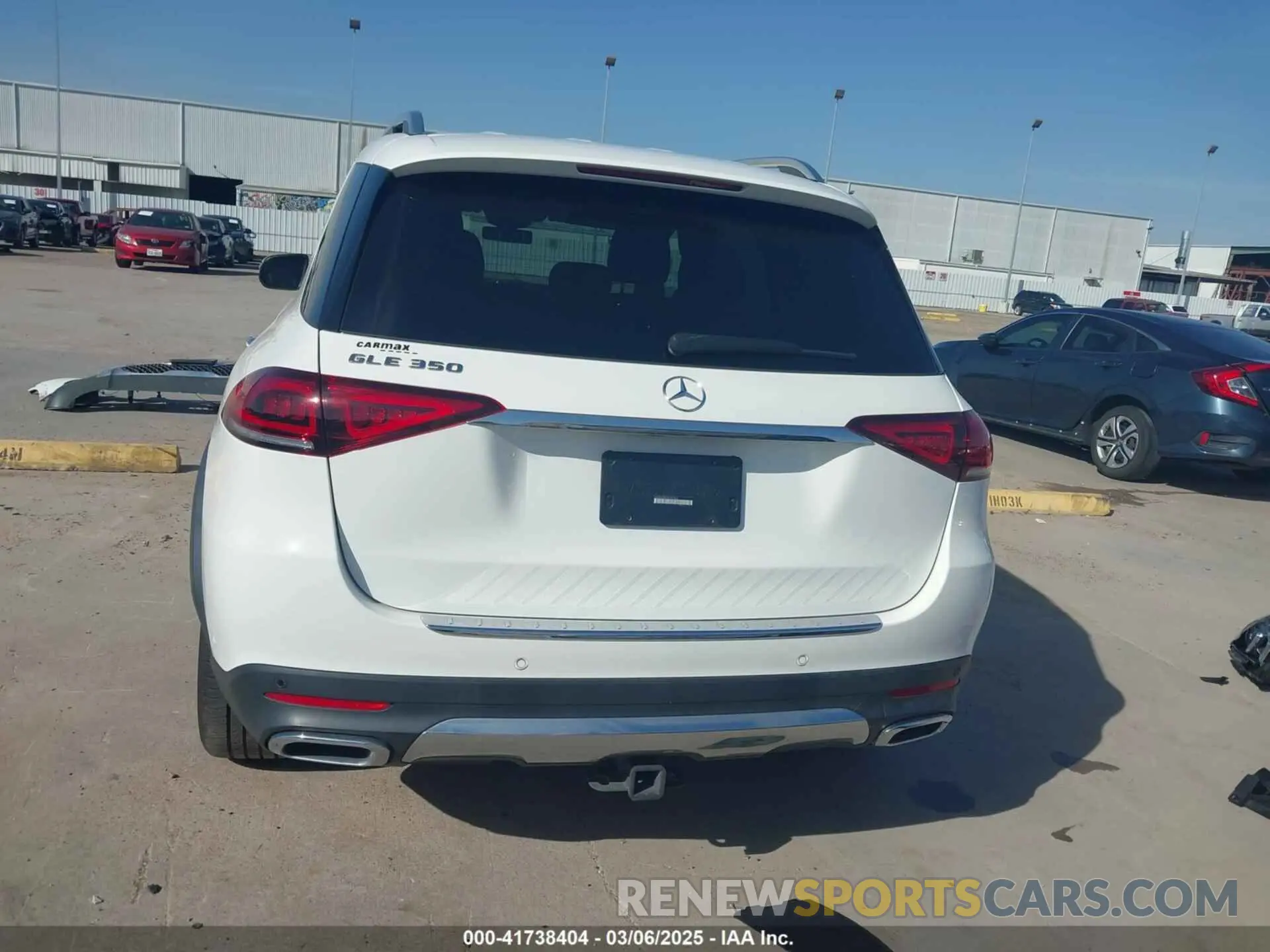 17 Photograph of a damaged car 4JGFB4JB8NA595964 MERCEDES-BENZ GLE 350 2022