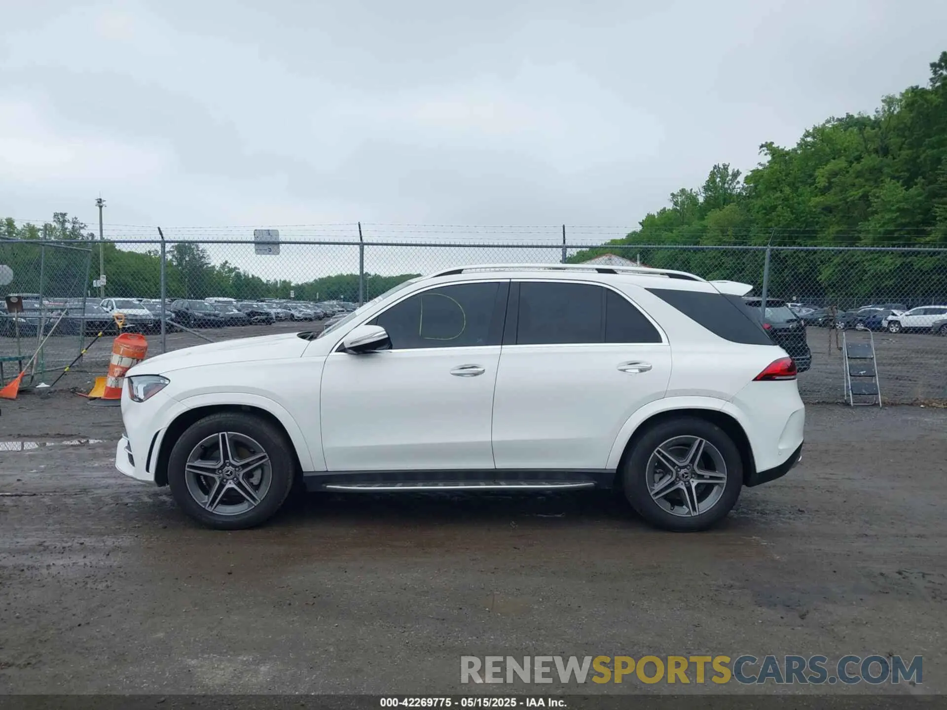 13 Photograph of a damaged car 4JGFB4JBXNA682944 MERCEDES-BENZ GLE 350 2022