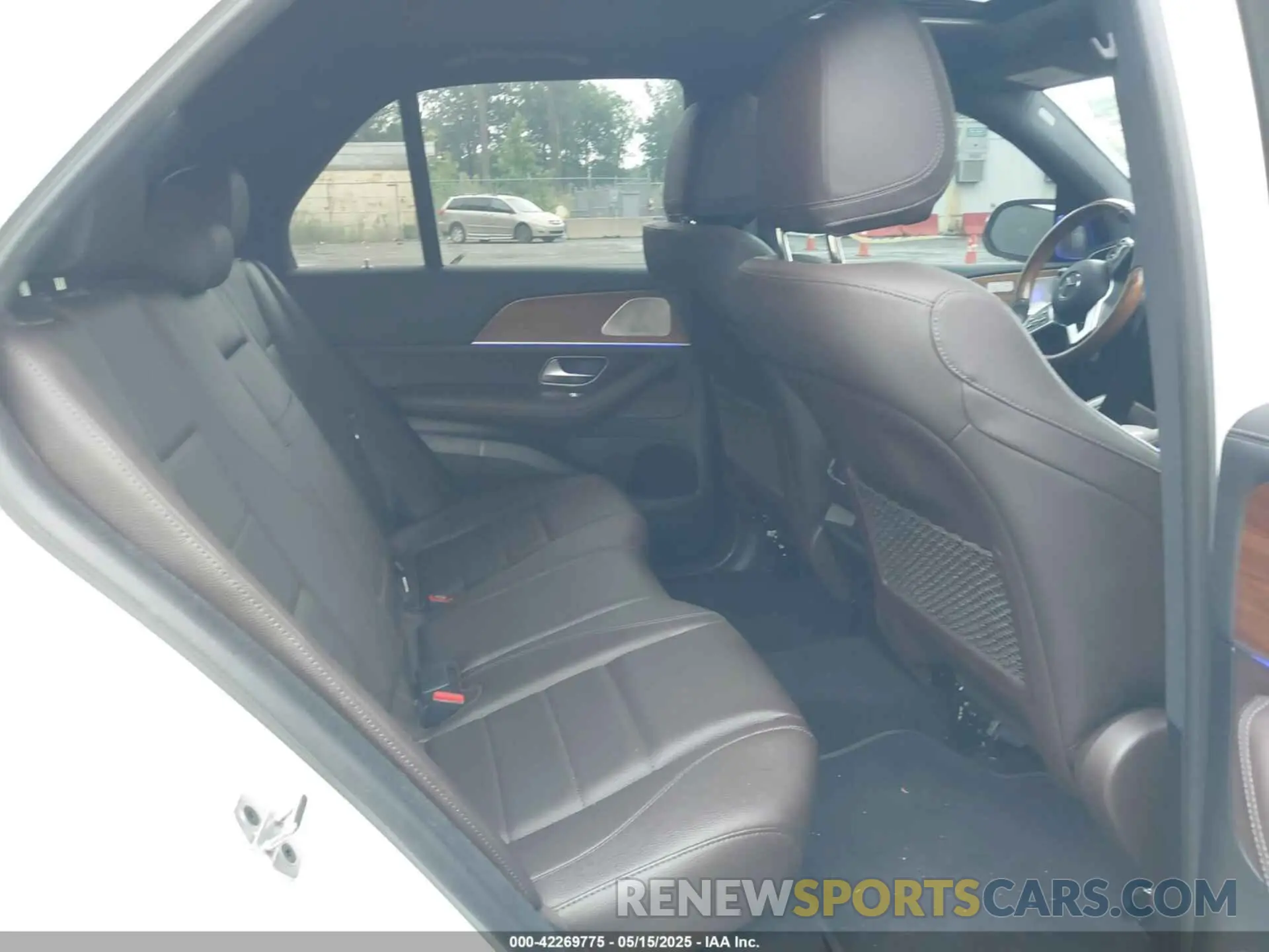 8 Photograph of a damaged car 4JGFB4JBXNA682944 MERCEDES-BENZ GLE 350 2022