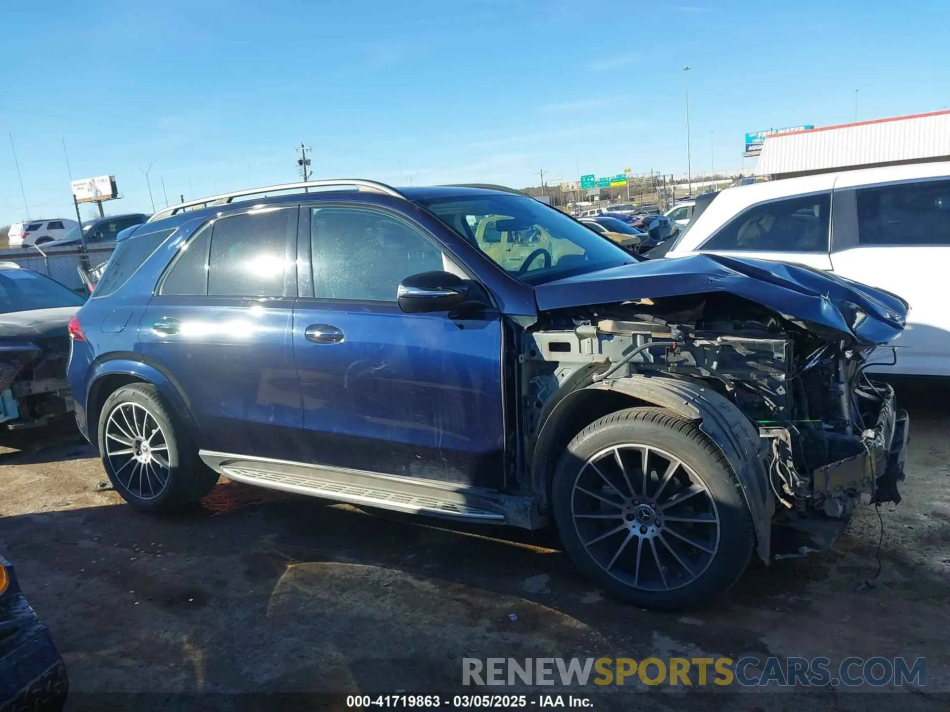 14 Photograph of a damaged car 4JGFB4KB2NA628214 MERCEDES-BENZ GLE 350 2022