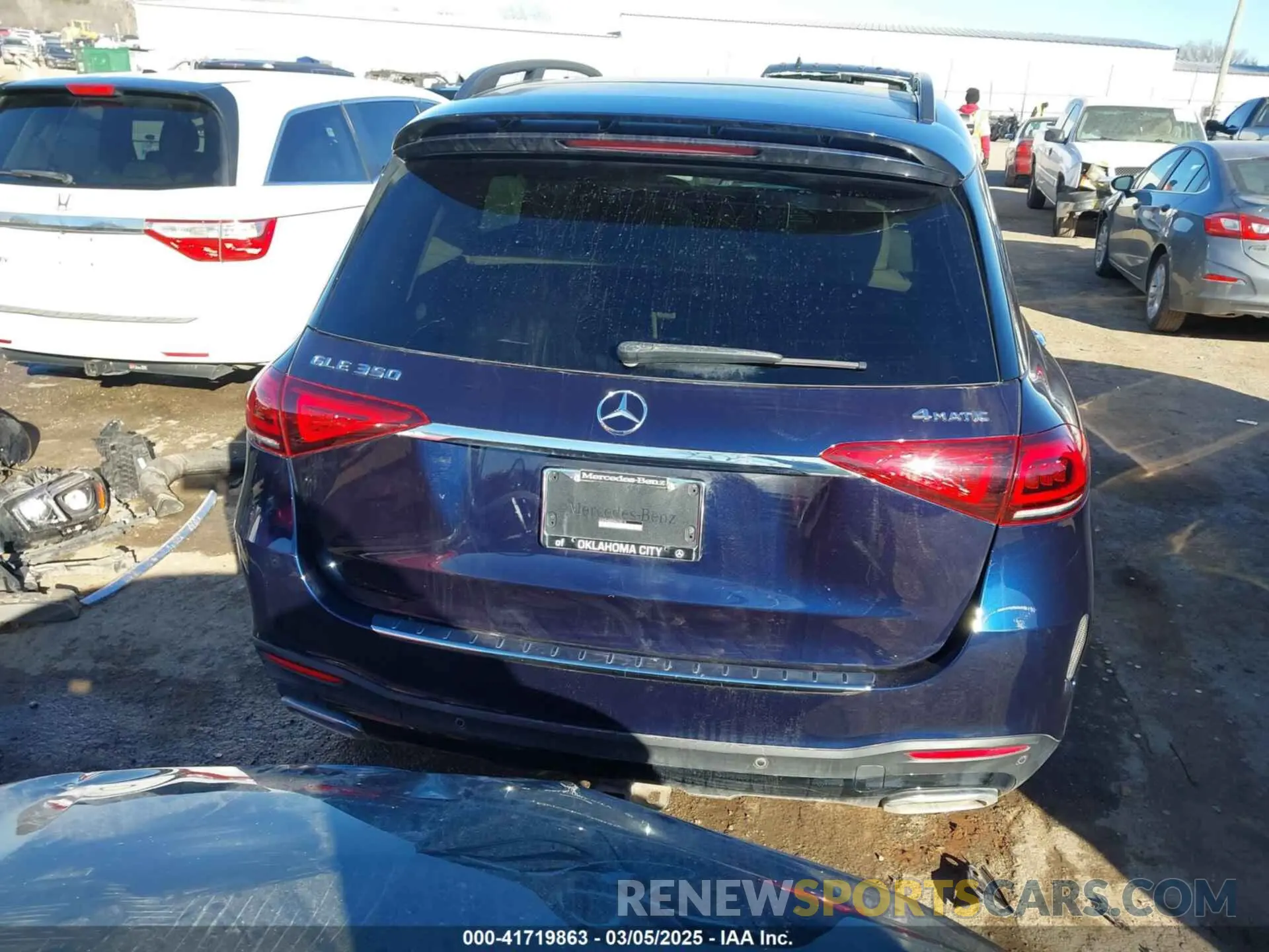 17 Photograph of a damaged car 4JGFB4KB2NA628214 MERCEDES-BENZ GLE 350 2022