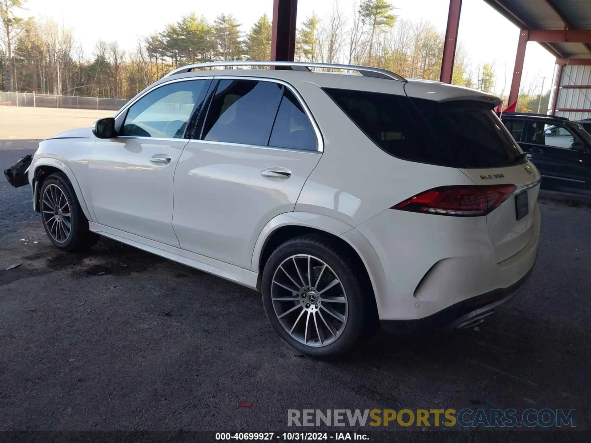 3 Photograph of a damaged car 4JGFB4KB2NA823696 MERCEDES-BENZ GLE 350 2022