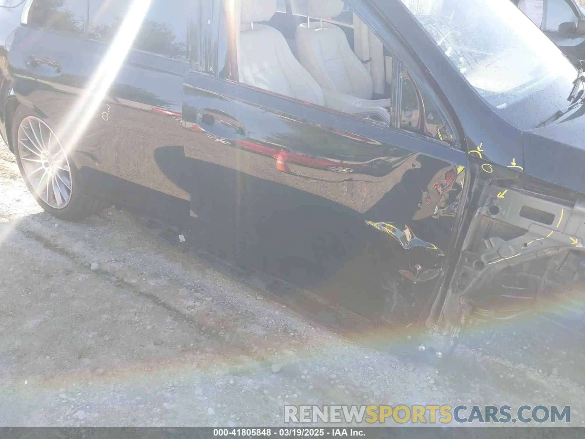 18 Photograph of a damaged car 4JGFB4KB3NA646818 MERCEDES-BENZ GLE 350 2022