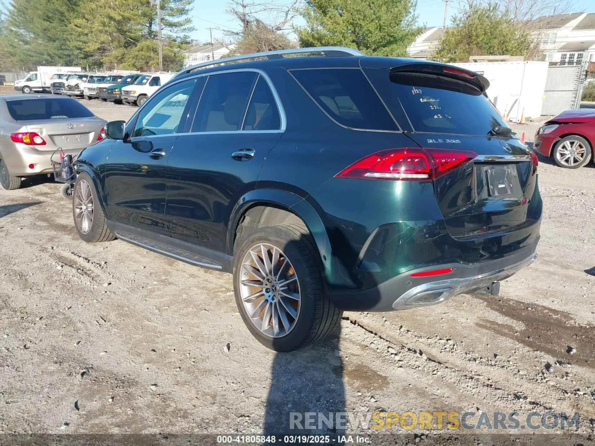 3 Photograph of a damaged car 4JGFB4KB3NA646818 MERCEDES-BENZ GLE 350 2022