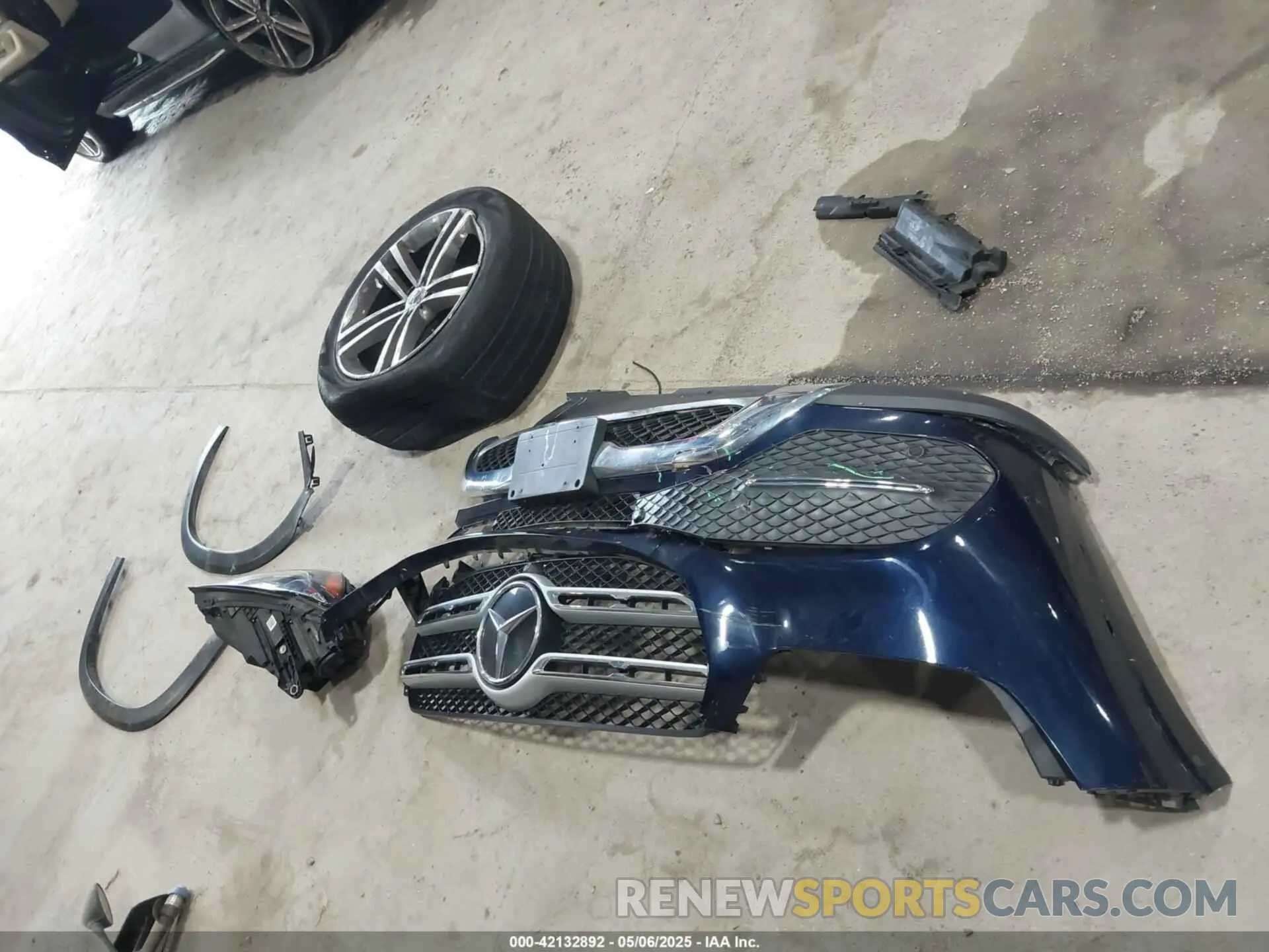 12 Photograph of a damaged car 4JGFB4KB3NA786559 MERCEDES-BENZ GLE 350 2022