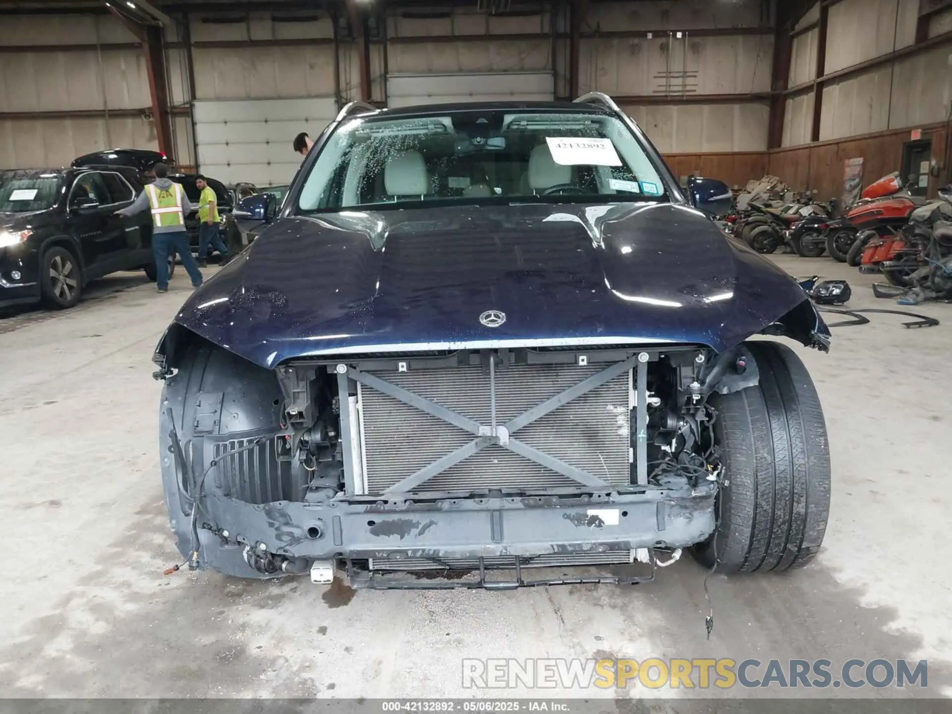 18 Photograph of a damaged car 4JGFB4KB3NA786559 MERCEDES-BENZ GLE 350 2022