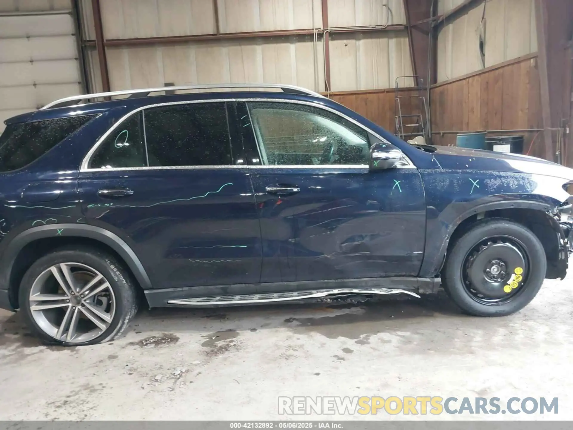 22 Photograph of a damaged car 4JGFB4KB3NA786559 MERCEDES-BENZ GLE 350 2022