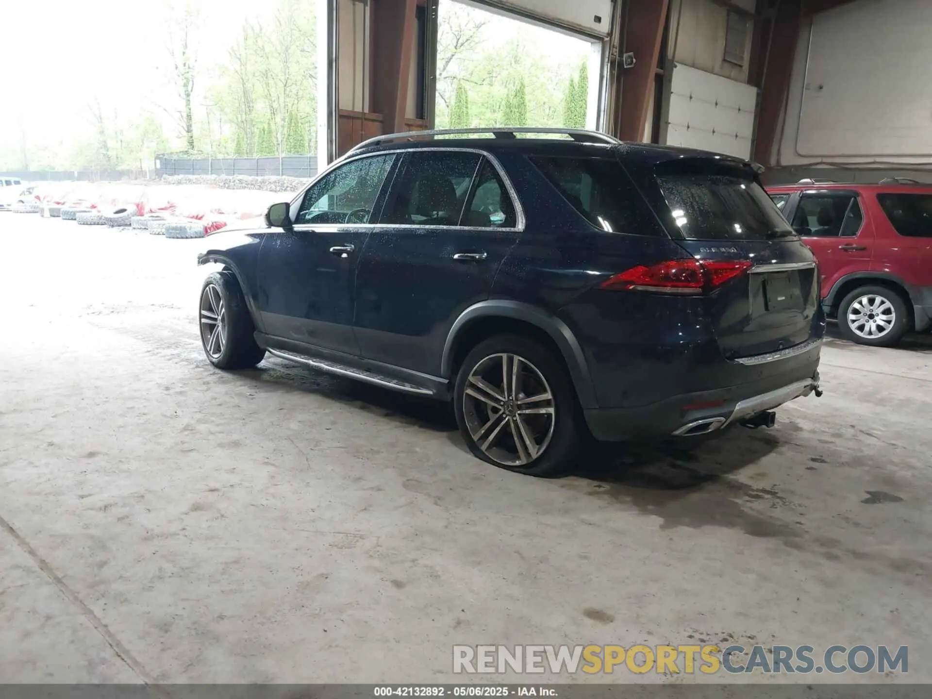 3 Photograph of a damaged car 4JGFB4KB3NA786559 MERCEDES-BENZ GLE 350 2022