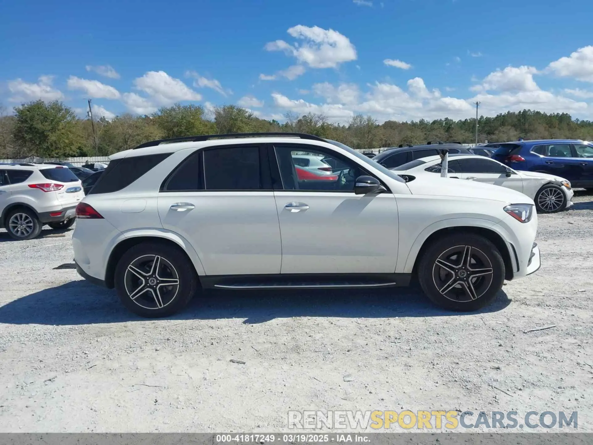 13 Photograph of a damaged car 4JGFB4KB4NA826308 MERCEDES-BENZ GLE 350 2022