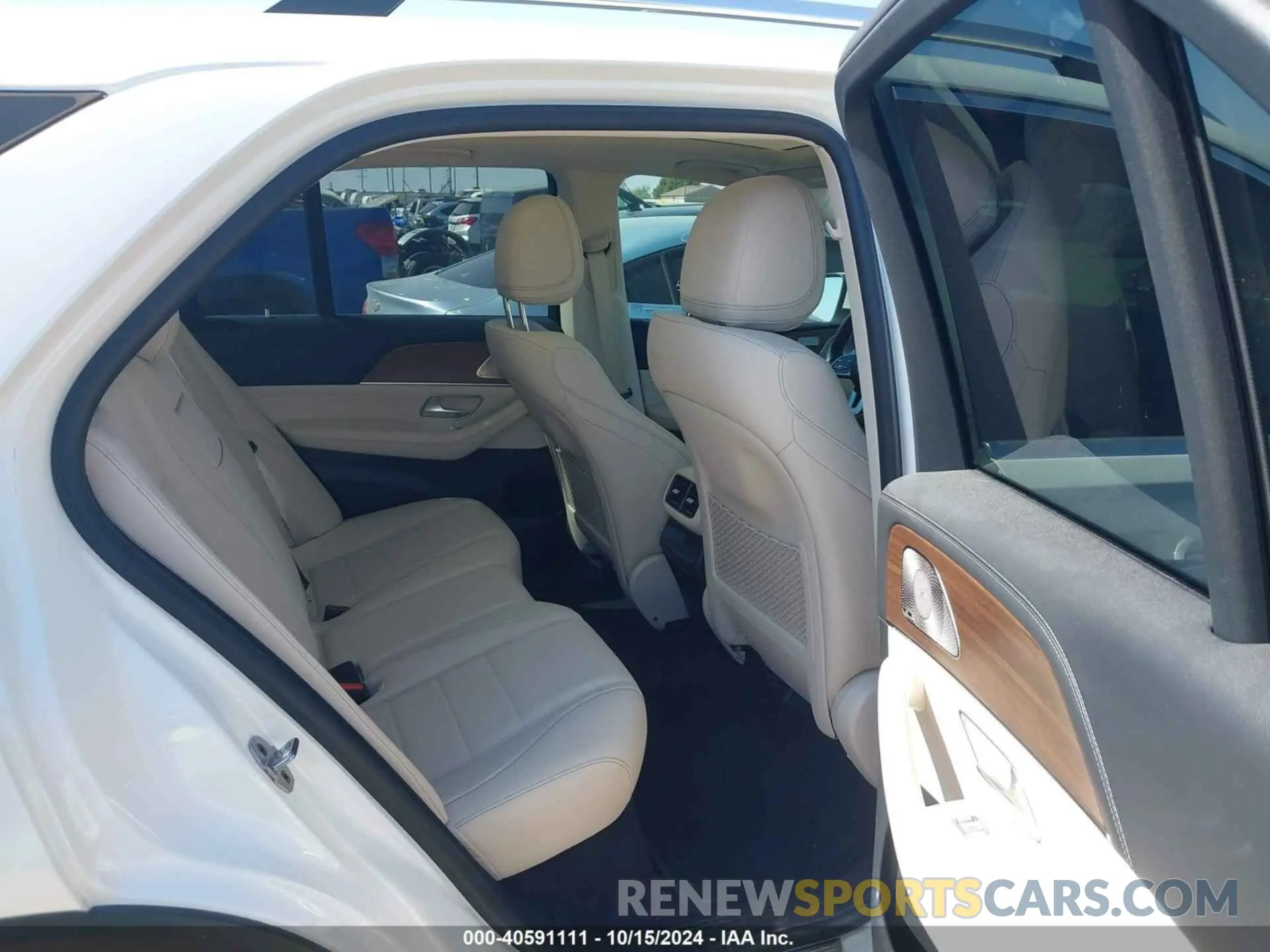 8 Photograph of a damaged car 4JGFB4KB5NA590638 MERCEDES-BENZ GLE 350 2022