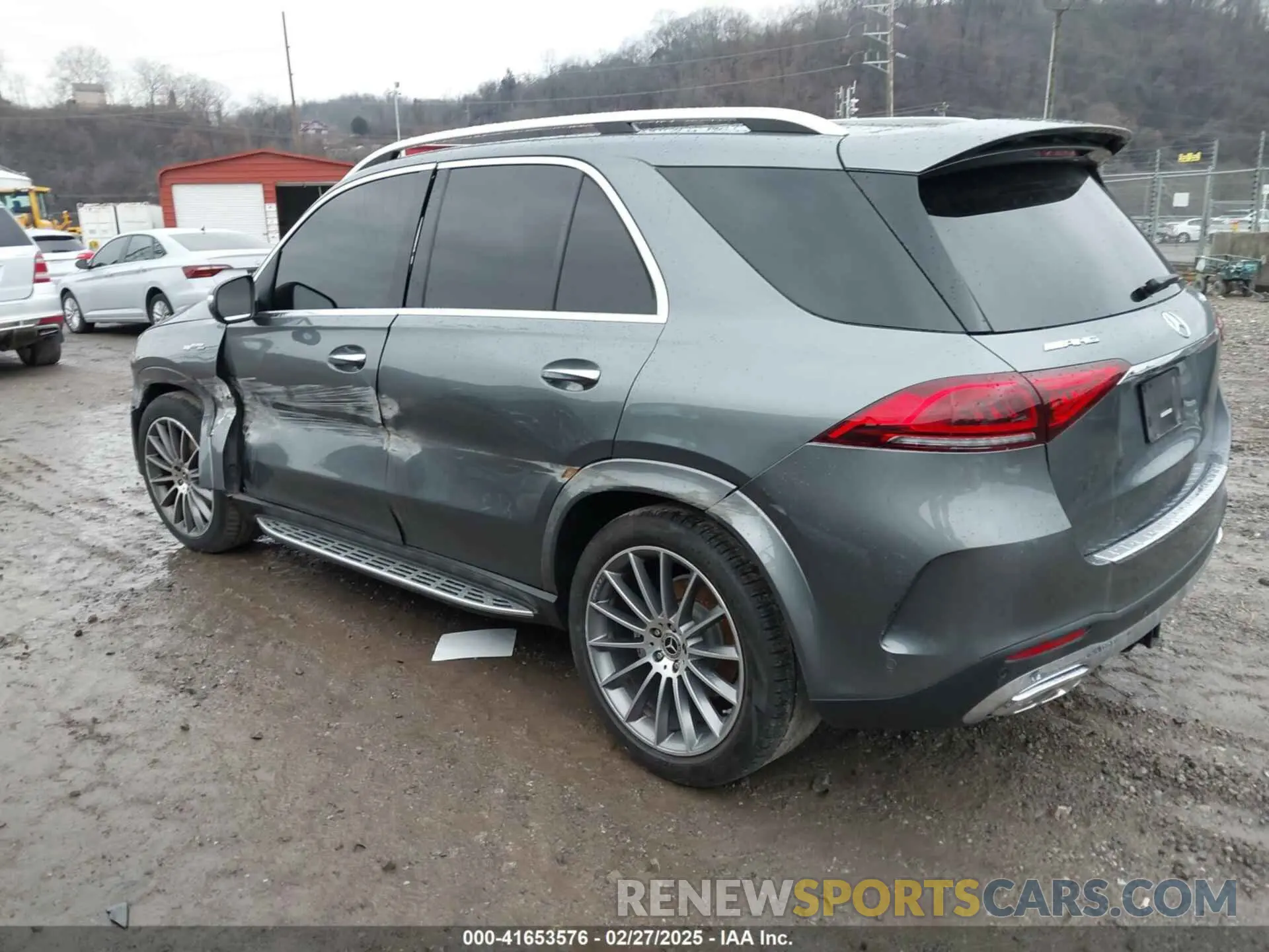 3 Photograph of a damaged car 4JGFB4KB5NA742269 MERCEDES-BENZ GLE 350 2022