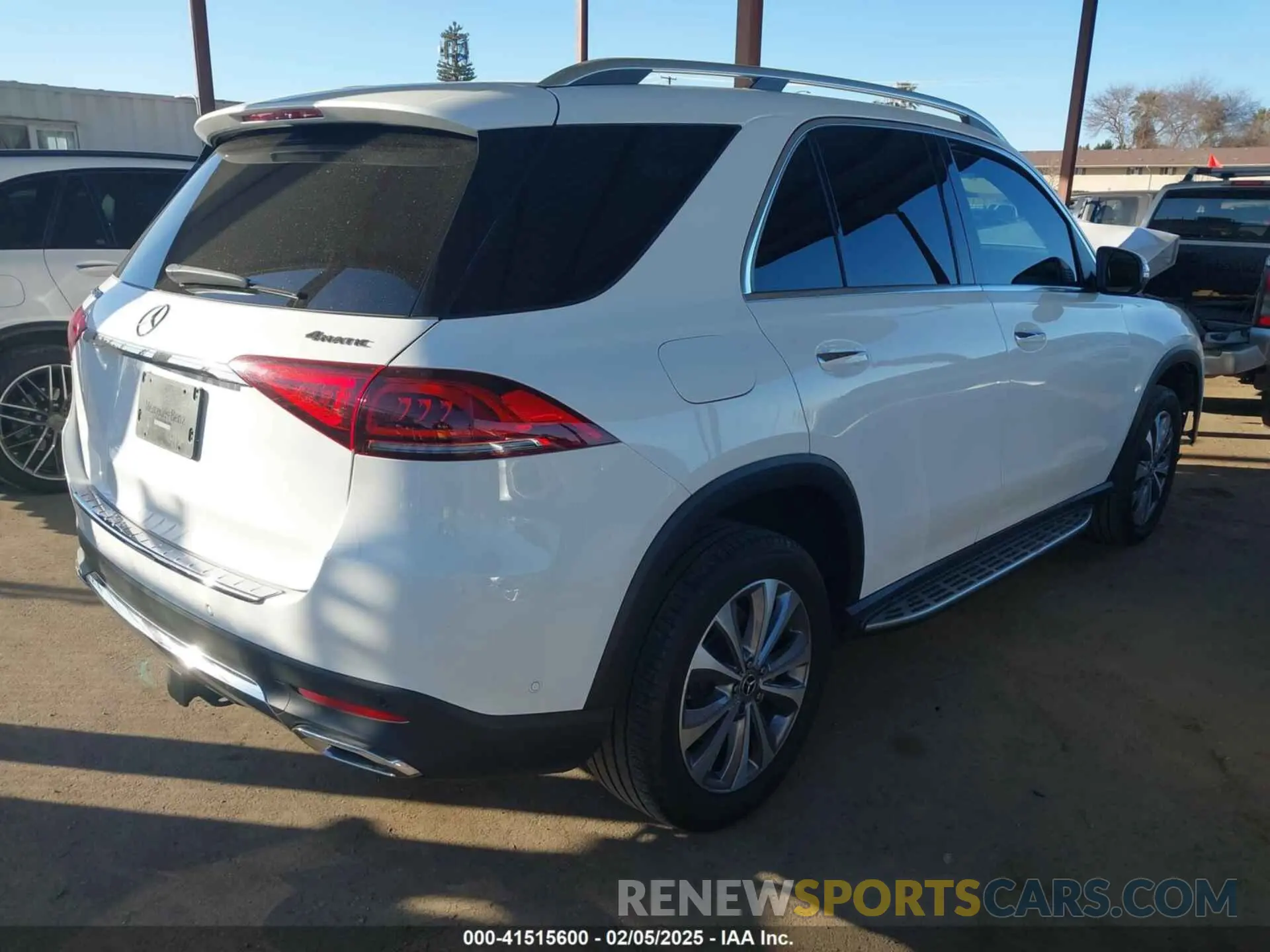 4 Photograph of a damaged car 4JGFB4KB7NA746548 MERCEDES-BENZ GLE 350 2022