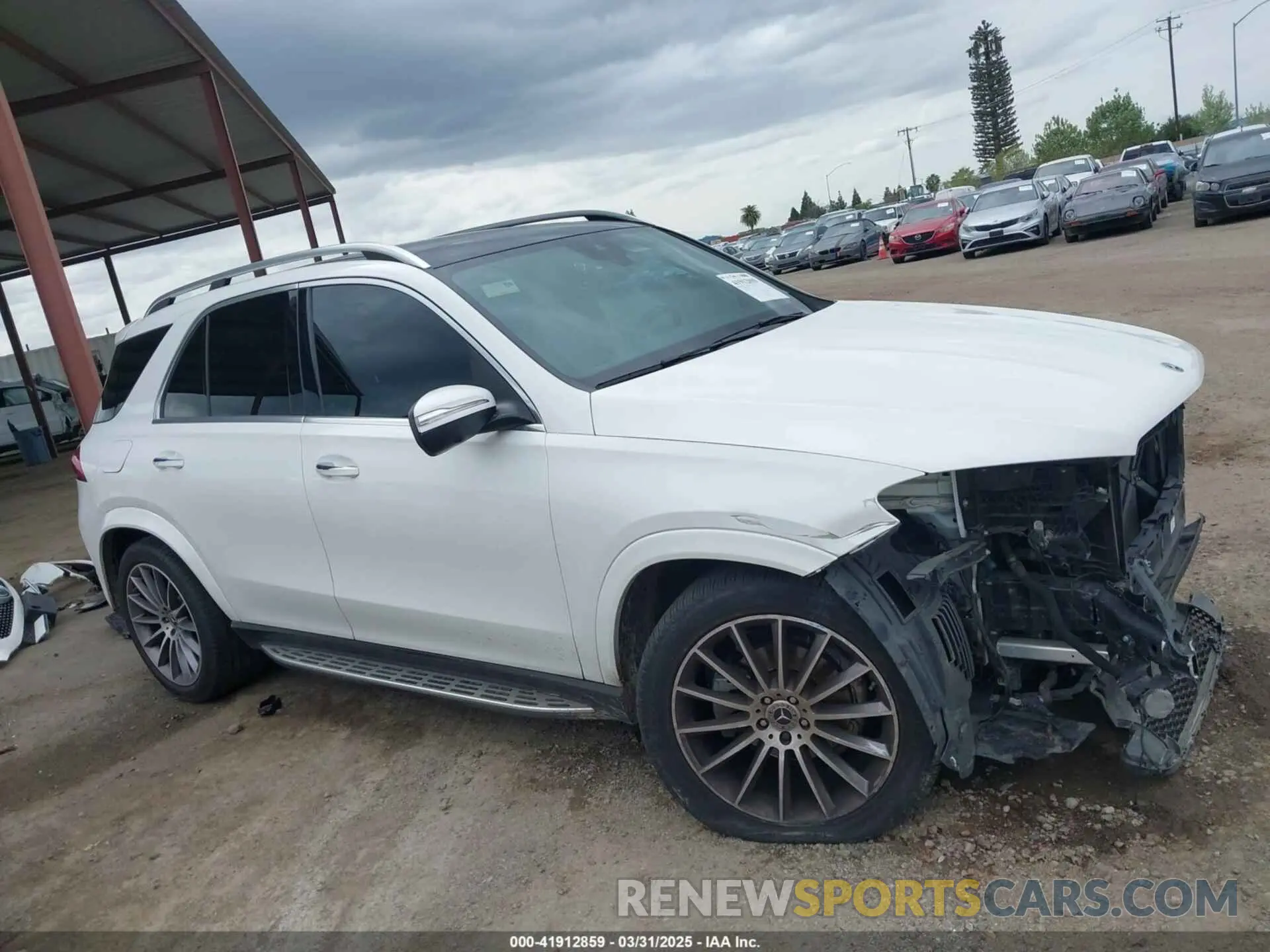 14 Photograph of a damaged car 4JGFB4KB9NA736703 MERCEDES-BENZ GLE 350 2022