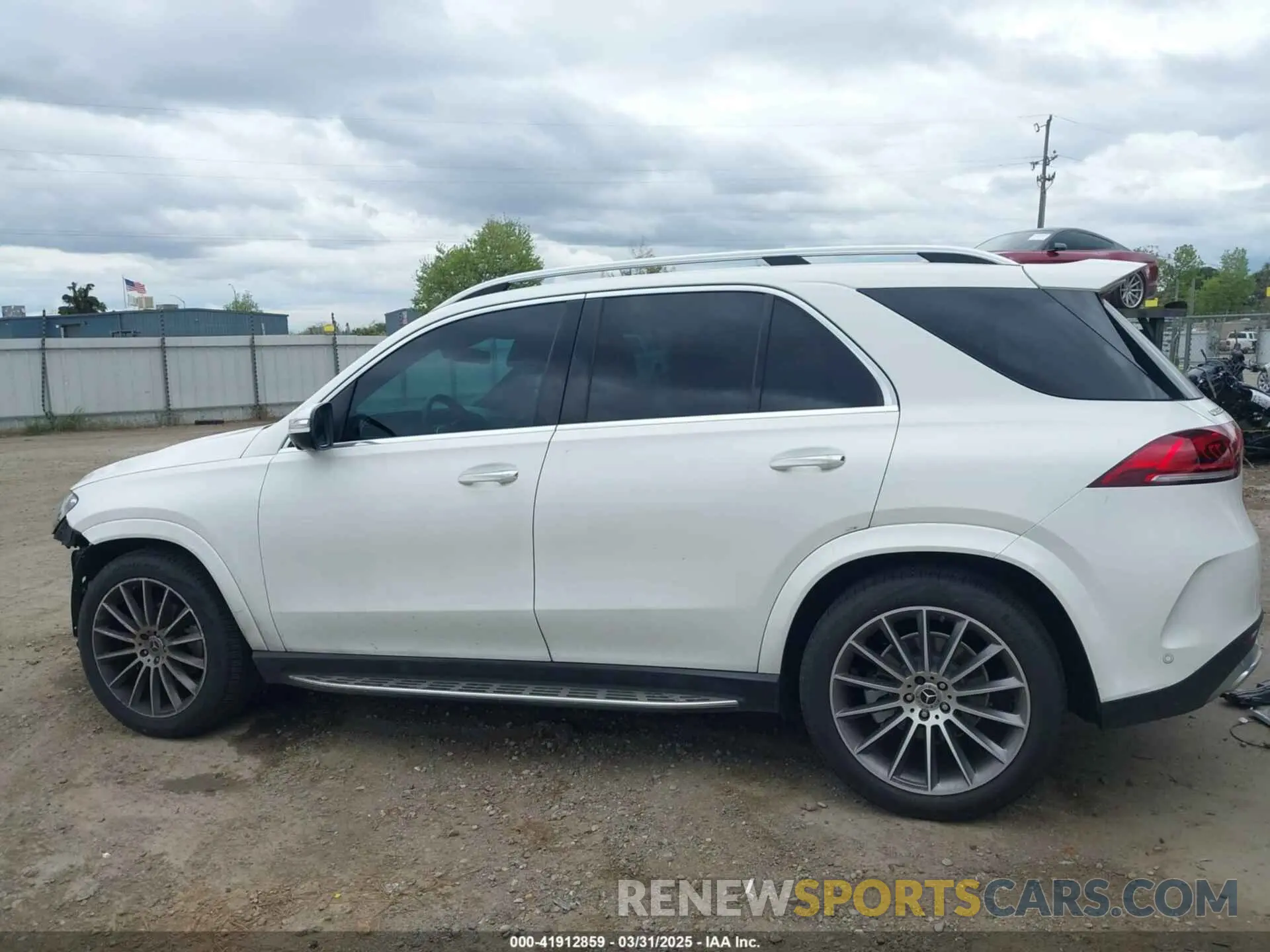 15 Photograph of a damaged car 4JGFB4KB9NA736703 MERCEDES-BENZ GLE 350 2022