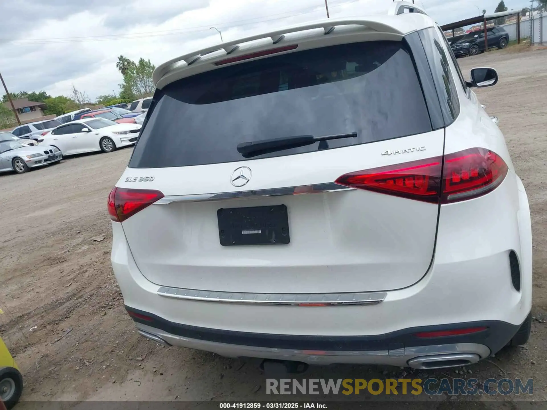 17 Photograph of a damaged car 4JGFB4KB9NA736703 MERCEDES-BENZ GLE 350 2022
