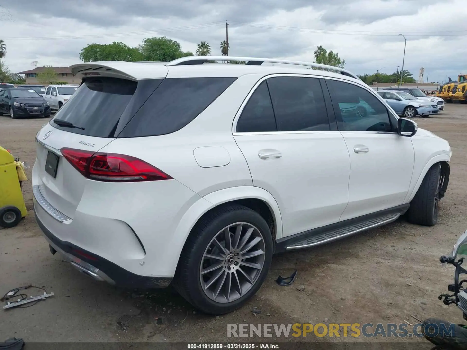 4 Photograph of a damaged car 4JGFB4KB9NA736703 MERCEDES-BENZ GLE 350 2022