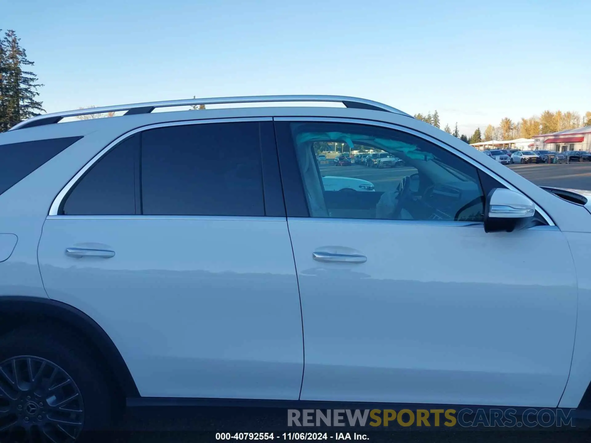13 Photograph of a damaged car 4JGFB4KE4NA737672 MERCEDES-BENZ GLE 350 2022
