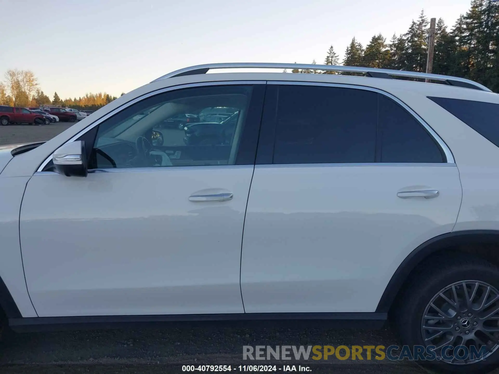 14 Photograph of a damaged car 4JGFB4KE4NA737672 MERCEDES-BENZ GLE 350 2022