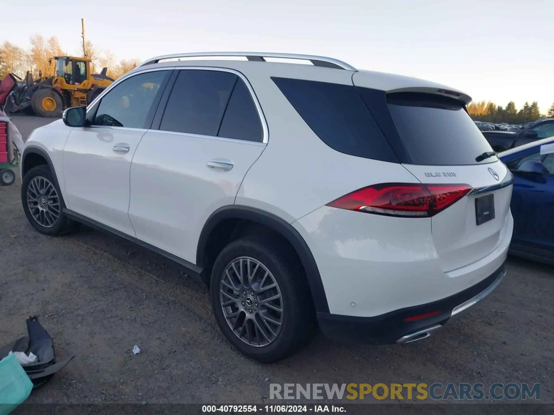 3 Photograph of a damaged car 4JGFB4KE4NA737672 MERCEDES-BENZ GLE 350 2022