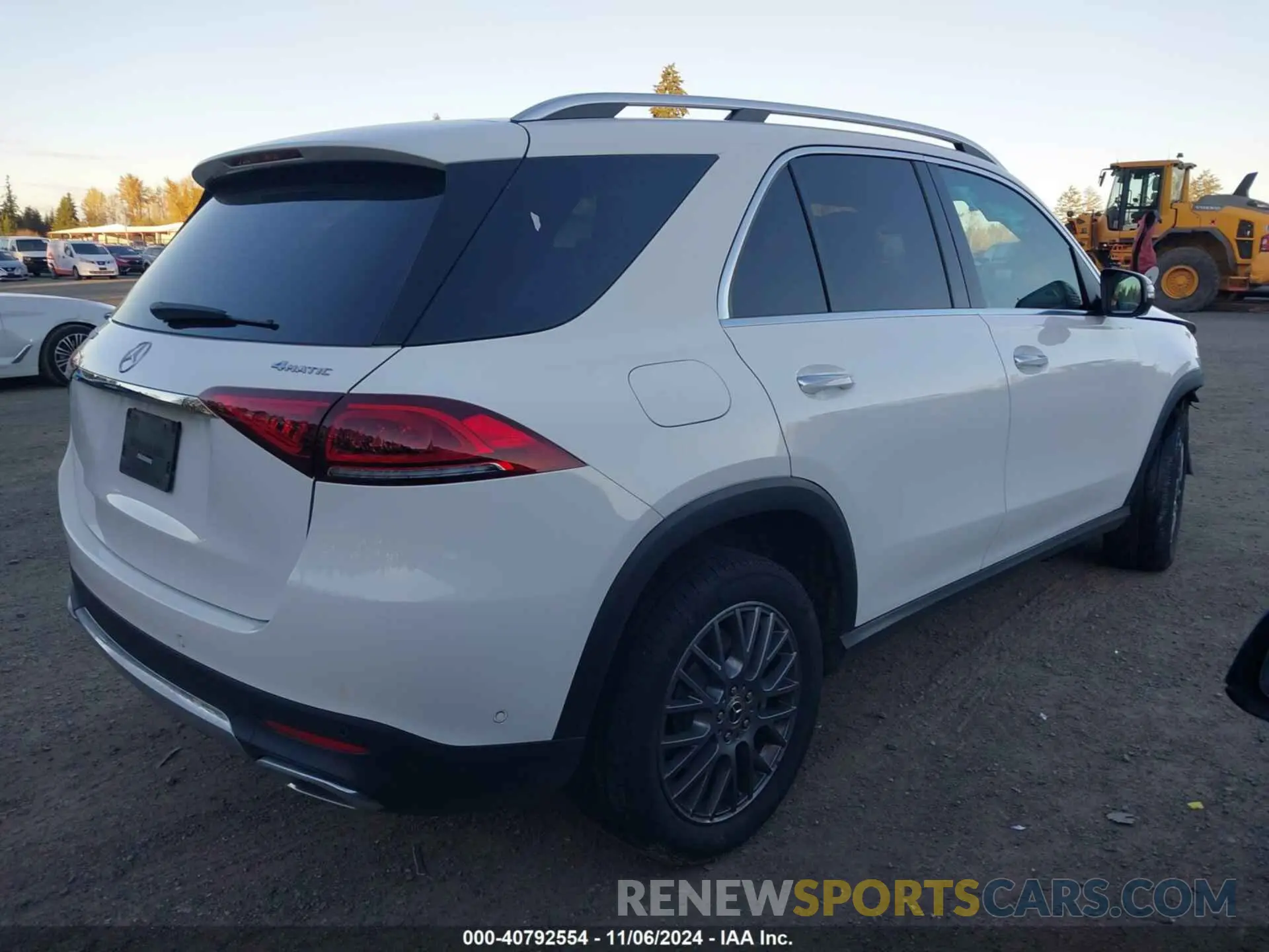 4 Photograph of a damaged car 4JGFB4KE4NA737672 MERCEDES-BENZ GLE 350 2022
