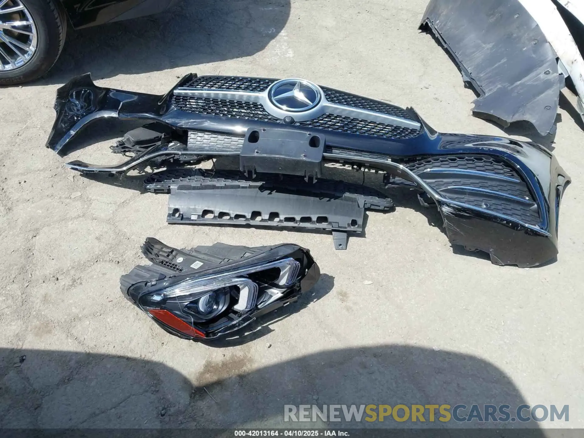 12 Photograph of a damaged car 4JGFB4JB1PA959788 MERCEDES-BENZ GLE 350 2023