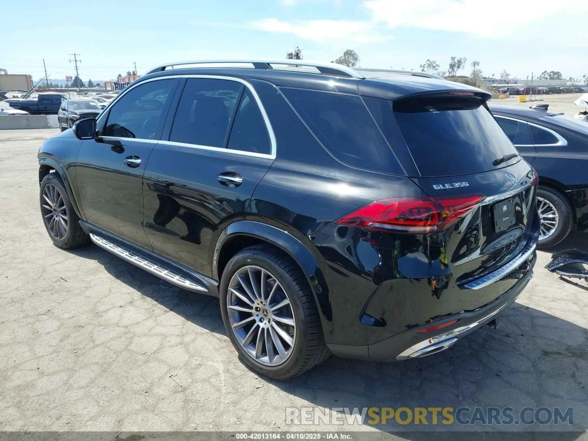 3 Photograph of a damaged car 4JGFB4JB1PA959788 MERCEDES-BENZ GLE 350 2023
