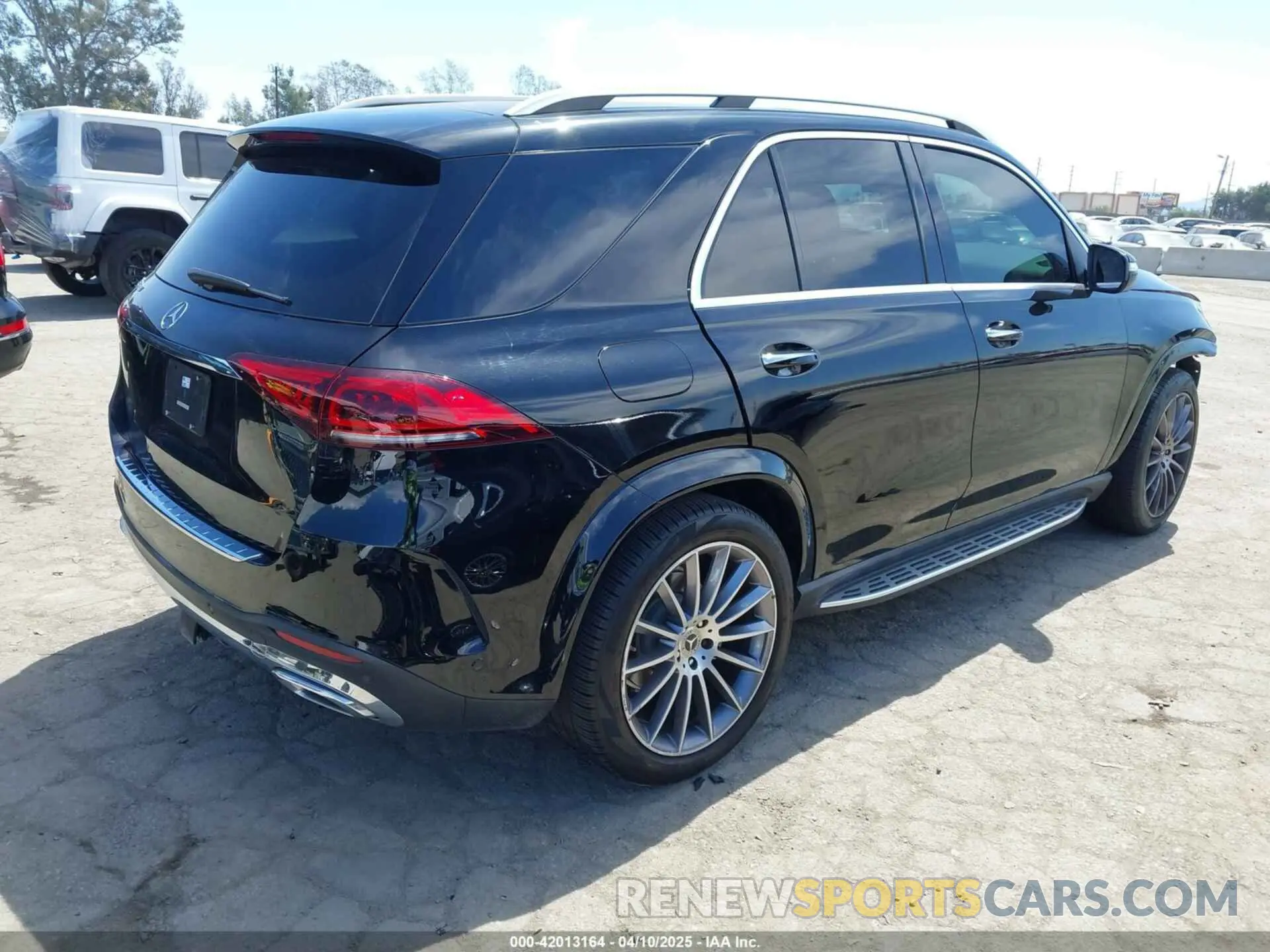 4 Photograph of a damaged car 4JGFB4JB1PA959788 MERCEDES-BENZ GLE 350 2023