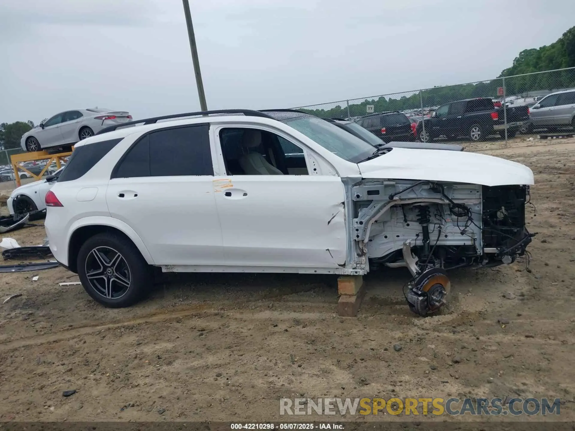14 Photograph of a damaged car 4JGFB4KB6PA901903 MERCEDES-BENZ GLE 350 2023