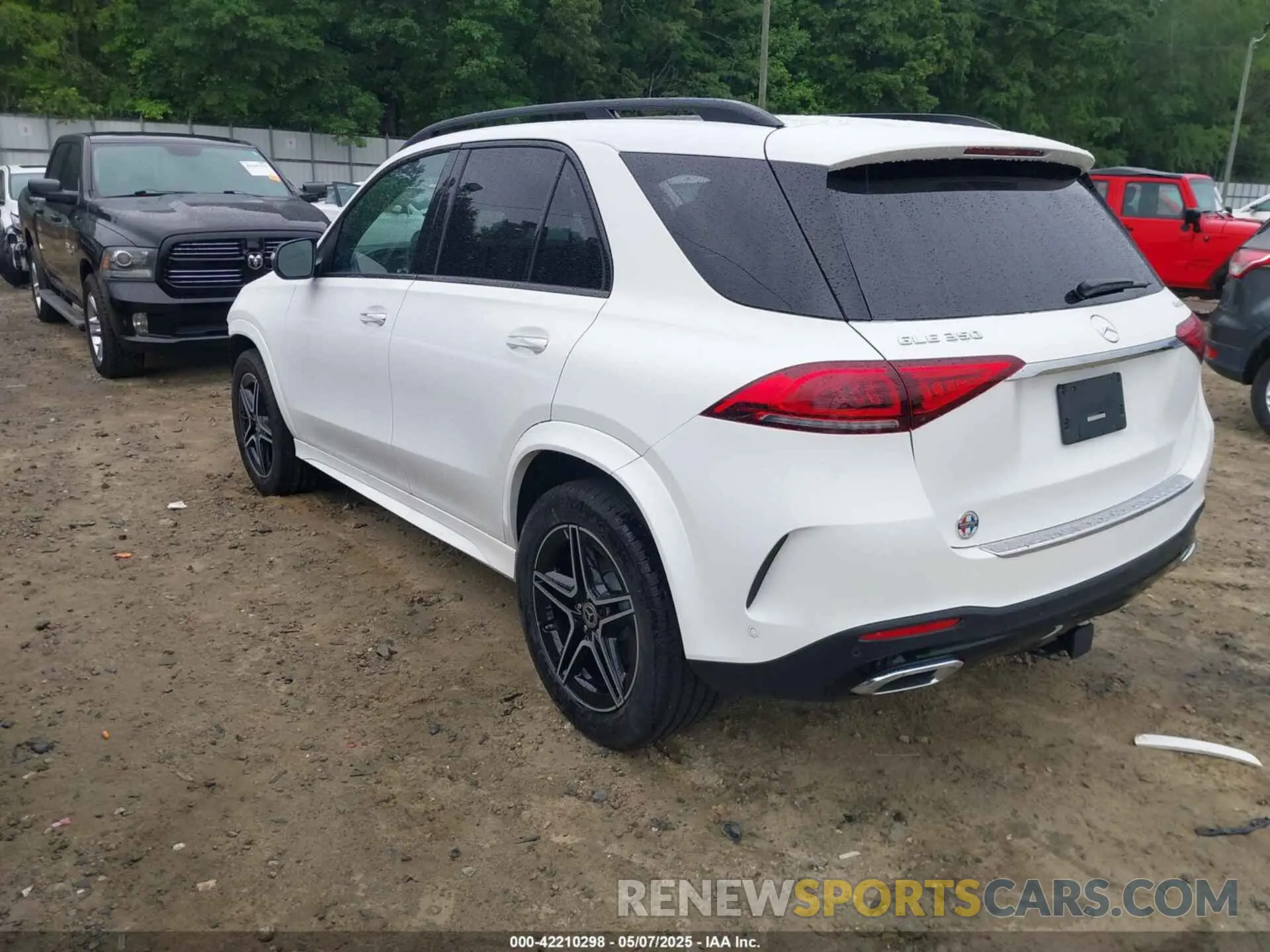 3 Photograph of a damaged car 4JGFB4KB6PA901903 MERCEDES-BENZ GLE 350 2023