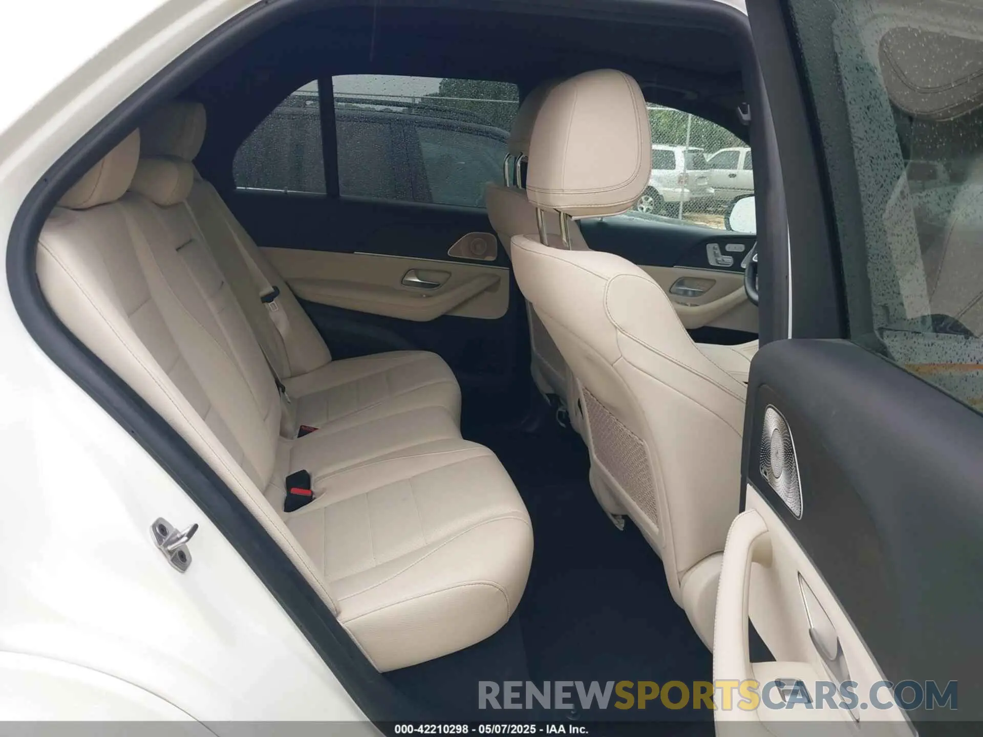 8 Photograph of a damaged car 4JGFB4KB6PA901903 MERCEDES-BENZ GLE 350 2023