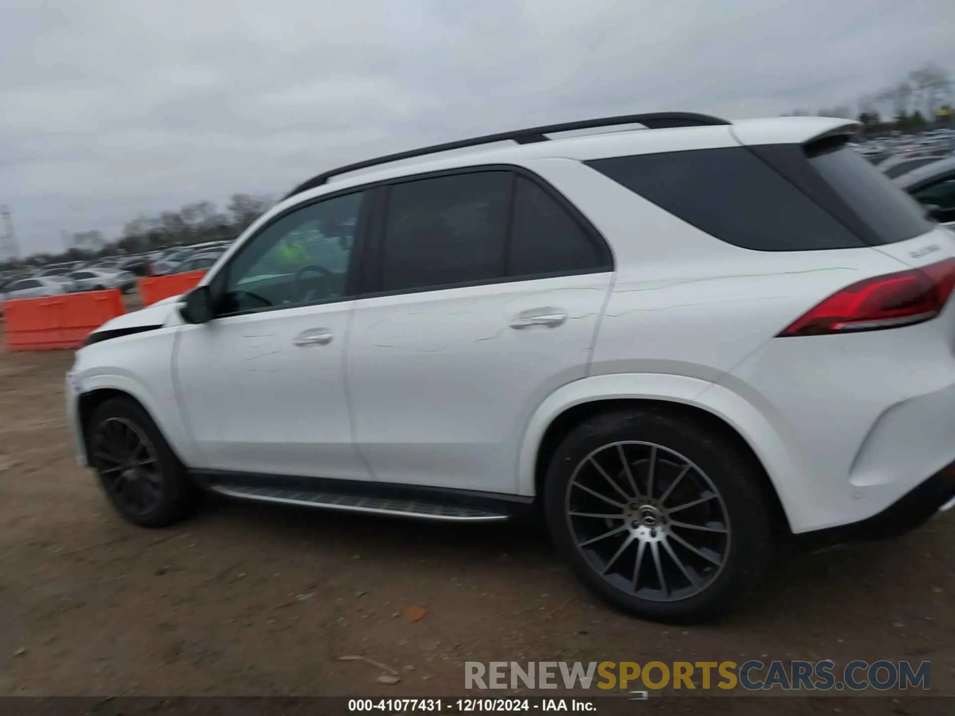 14 Photograph of a damaged car 4JGFB4KE9PA967663 MERCEDES-BENZ GLE 350 2023