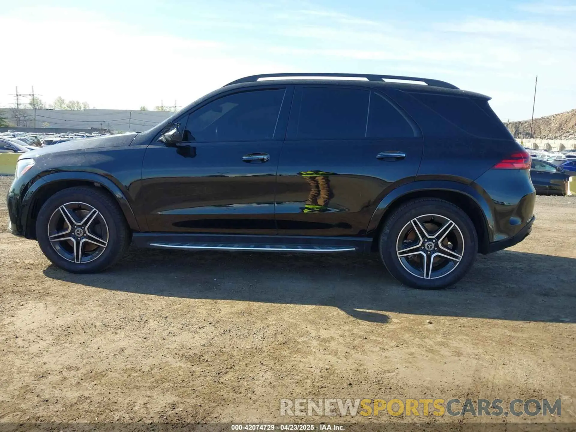 14 Photograph of a damaged car 4JGFB4FB5RA997911 MERCEDES-BENZ GLE 350 2024