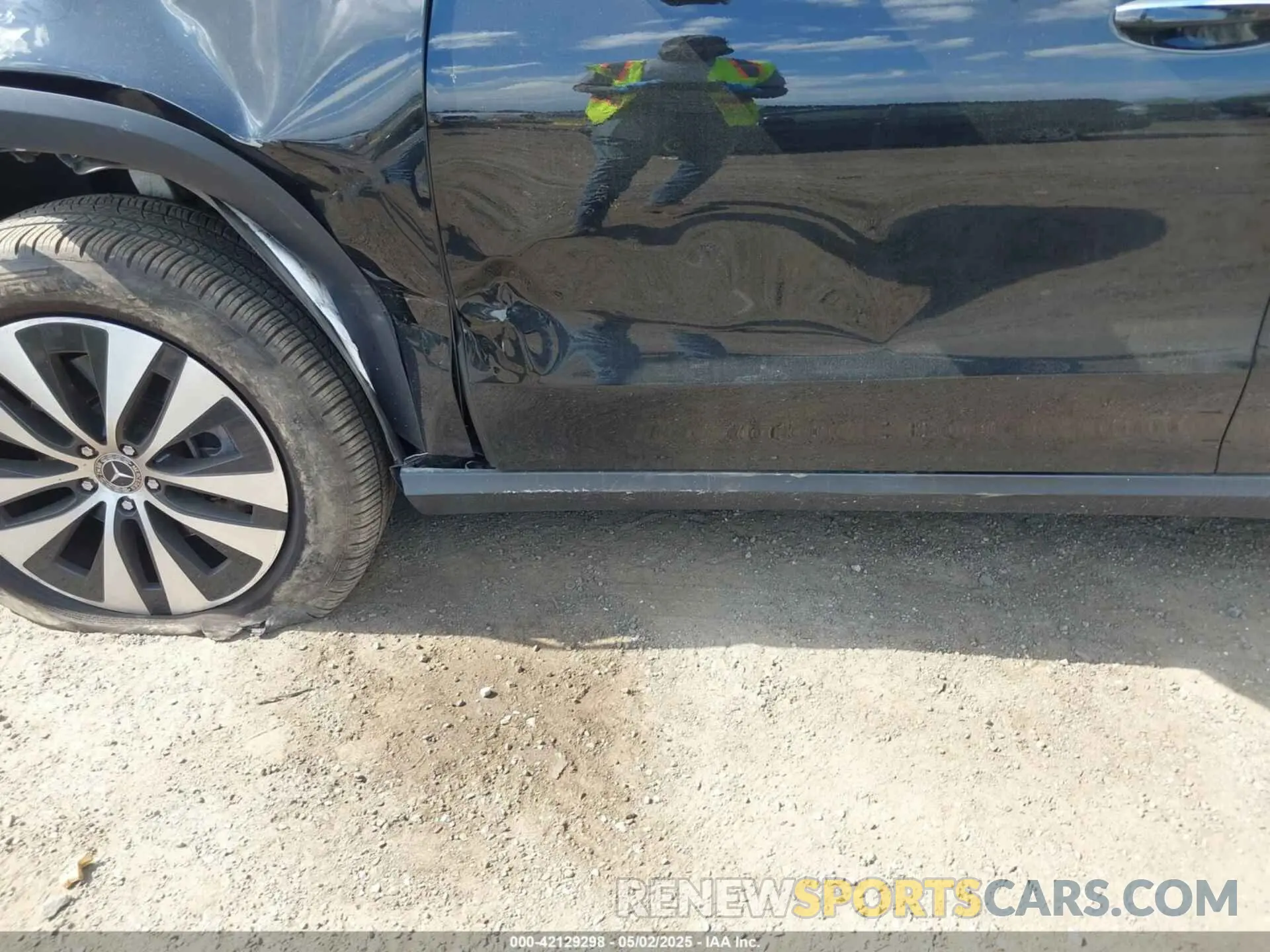 17 Photograph of a damaged car 4JGFB4FBXRB163210 MERCEDES-BENZ GLE 350 2024