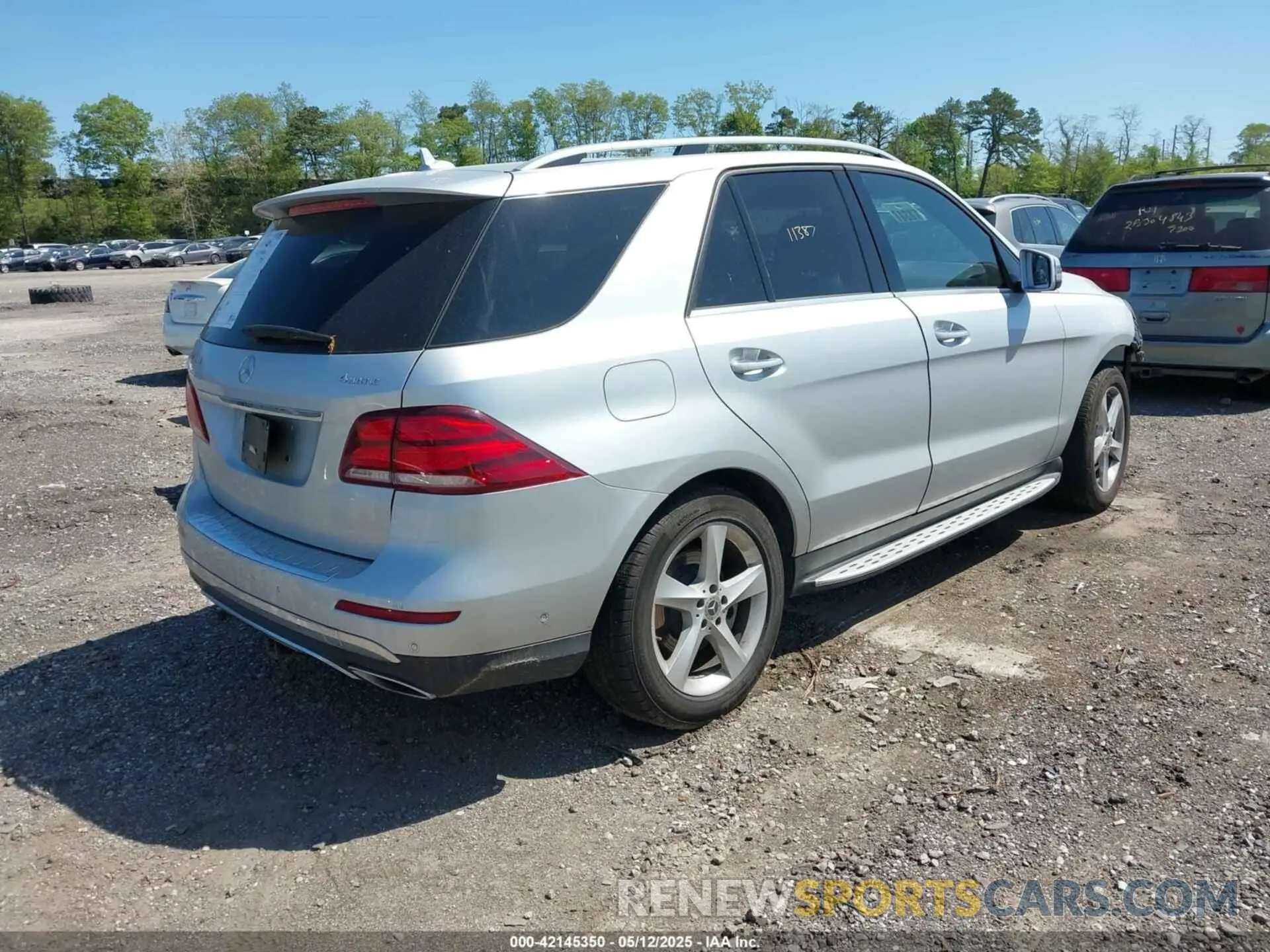 4 Photograph of a damaged car 4JGDA5GB1KB211102 MERCEDES-BENZ GLE 400 2019