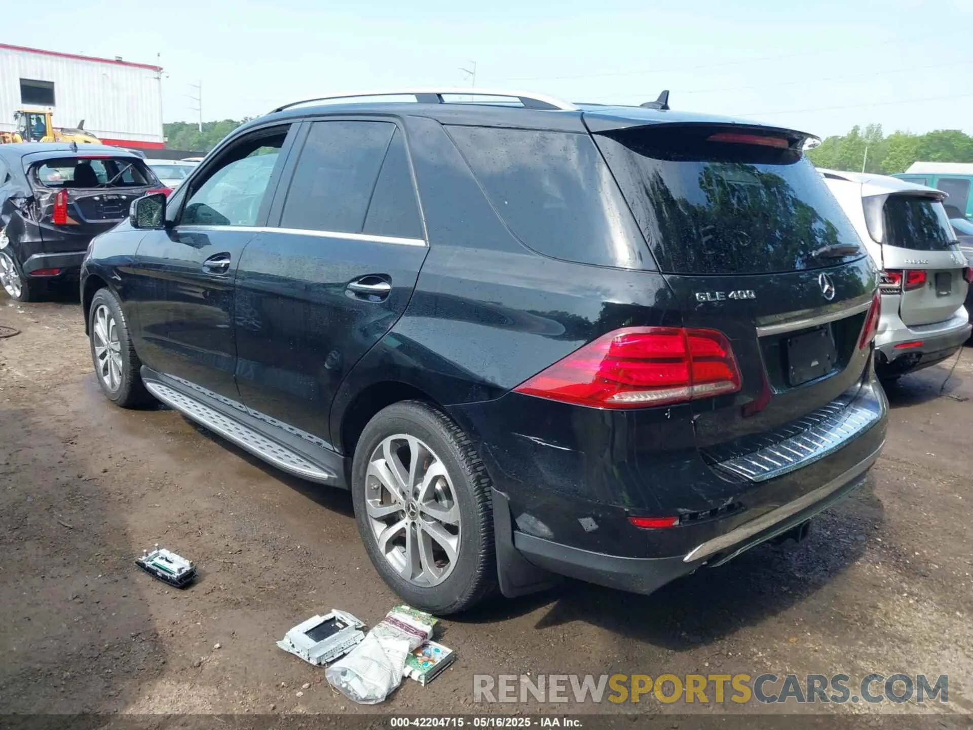 3 Photograph of a damaged car 4JGDA5GB5KB218442 MERCEDES-BENZ GLE 400 2019