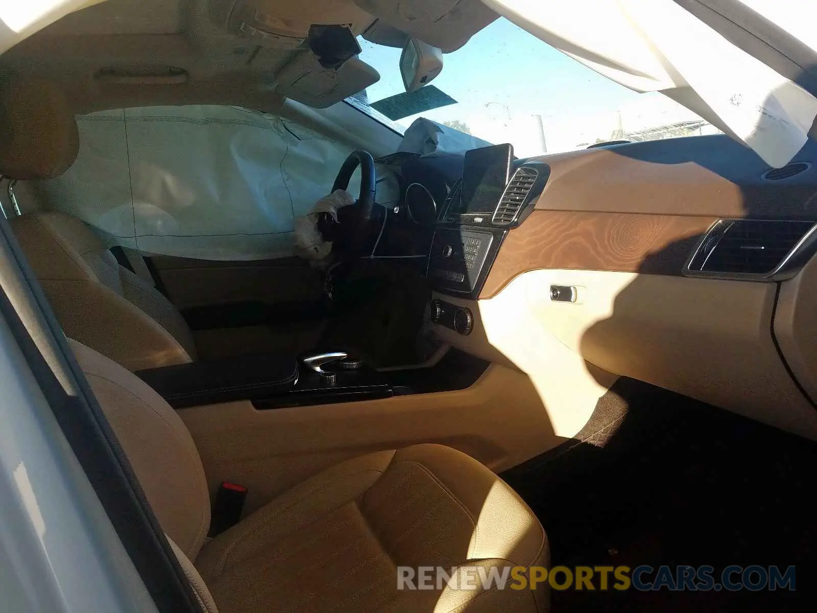 5 Photograph of a damaged car 4JGDA5GB9KB206343 MERCEDES-BENZ GLE 400 4M 2019