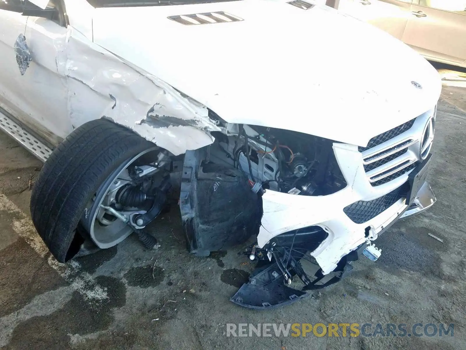 9 Photograph of a damaged car 4JGDA5GB9KB206343 MERCEDES-BENZ GLE 400 4M 2019