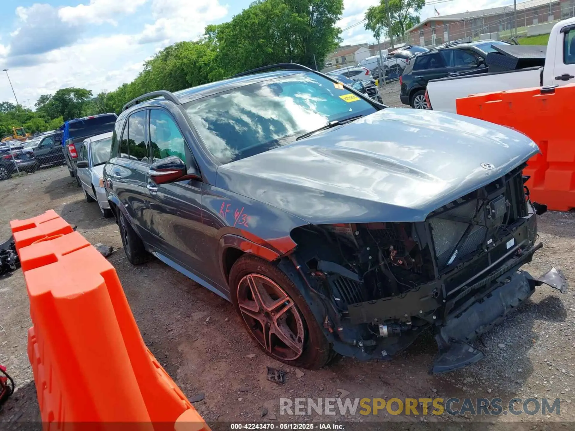 14 Photograph of a damaged car 4JGFB5KB3RB125829 MERCEDES-BENZ GLE 450 2024